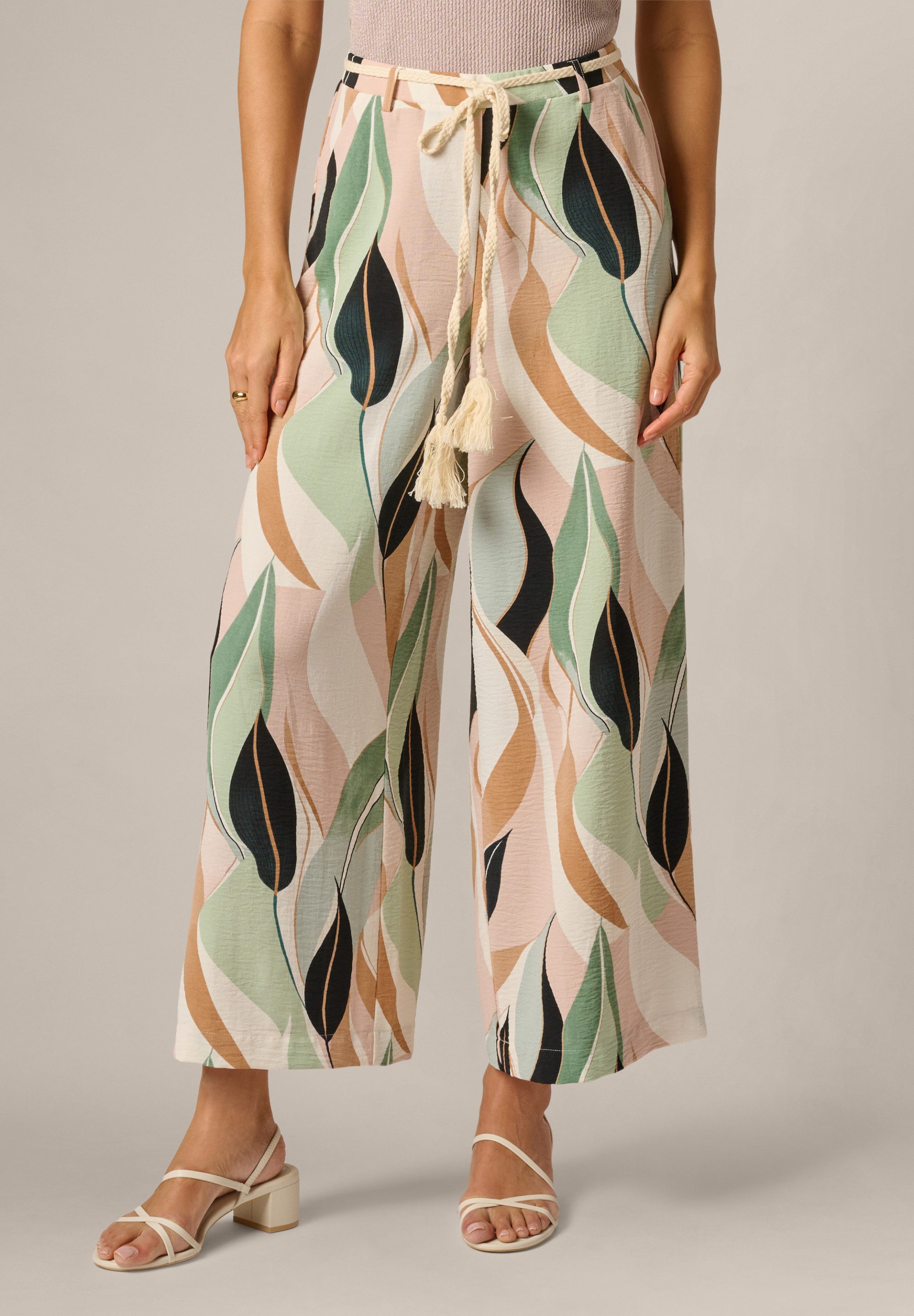 Adrianna Papell Stoffhose Airflow Pant with Belt Weit geschnittene Hose mit Blumenmuster