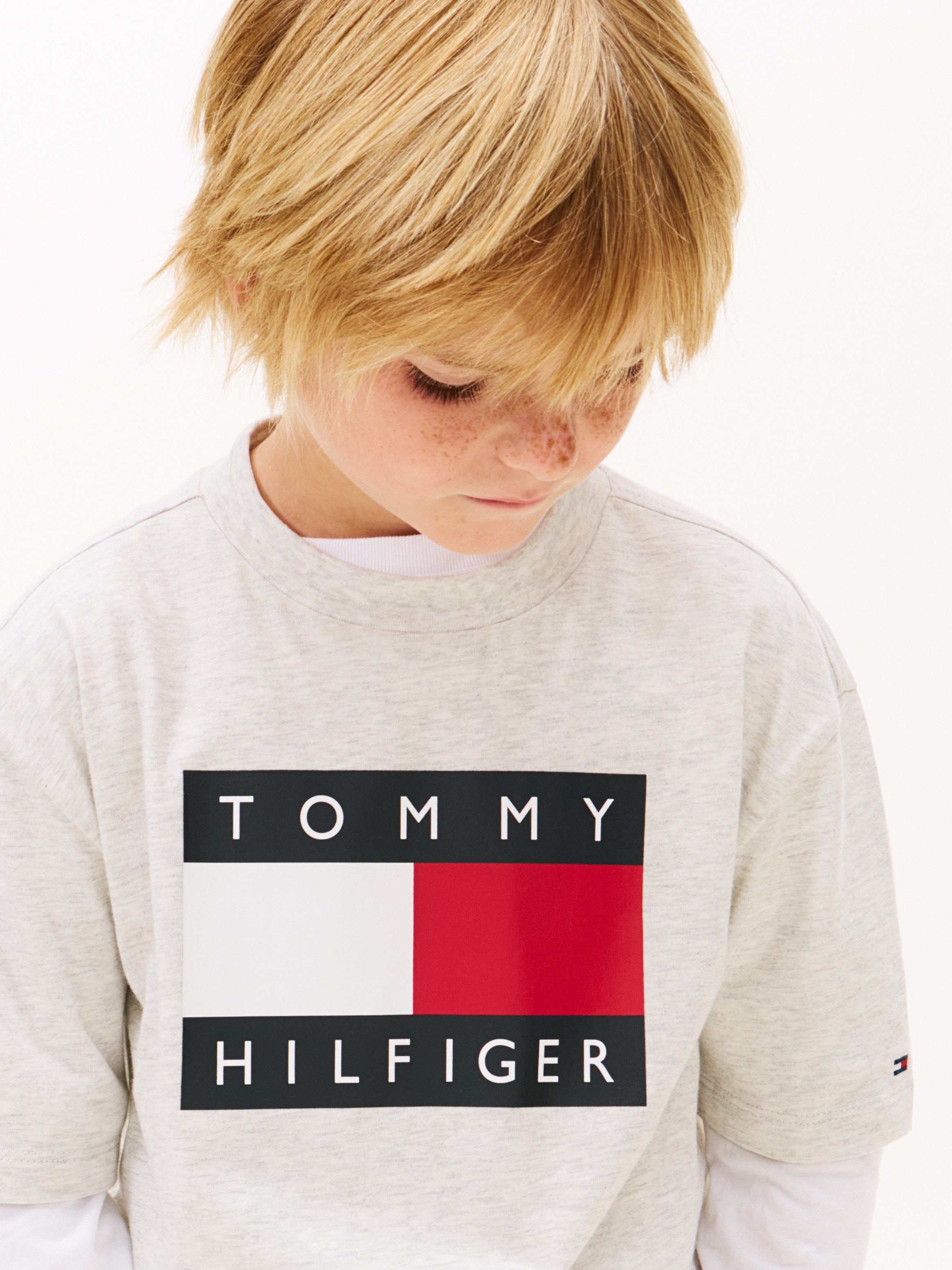 Tommy Hilfiger T-Shirt Regular fit, für Kinder bis 16 Jahre, Print