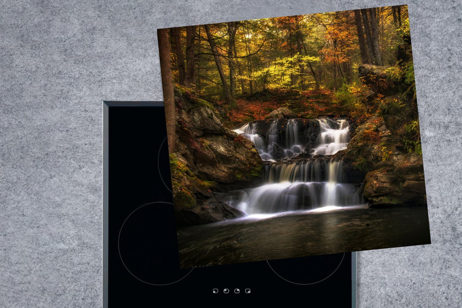 78x78 Wasserfall Connecticut küche Herdblende-/Abdeckplatte für - Arbeitsplatte (1 Vinyl, Ceranfeldabdeckung, MuchoWow cm, - tlg), Wald,