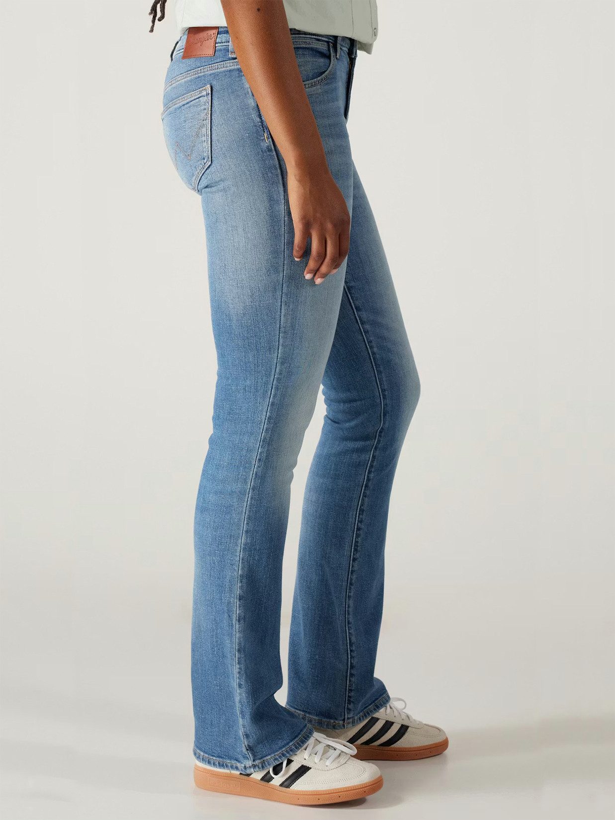 Wrangler Bootcut-Jeans mittlere Leibhöhe, Slim Fit - BOOTCUT FILTHY SANDS