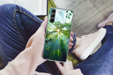 MuchoWow Handyhülle Die Sonne scheint durch die Wälder eines Regenwaldes in Malaysia, Phone Case, Handyhülle Samsung Galaxy S21, Silikon, Schutzhülle