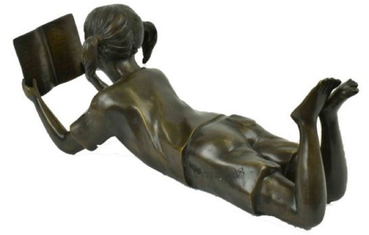 Bronzefigur 22 Mädchen Dekofigur Bronze liest Luxus Skulptur 27 Accessoires cm - liegendes 60 Deko Dekofigur Casa x - H. Padrino Bronze - x
