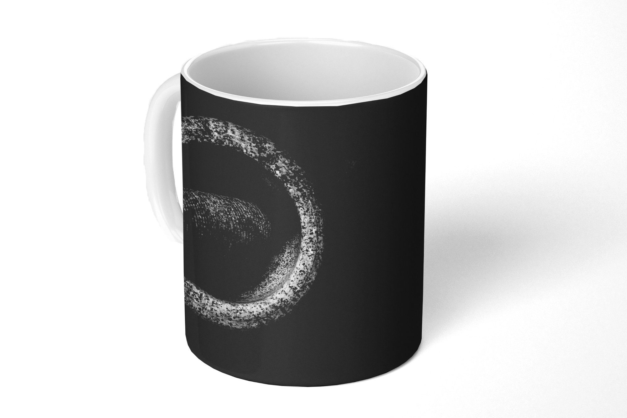 MuchoWow Tasse Eine Schwarz-Weiß-Fotografie eines Mörsers, Keramik, Kaffeetassen, Teetasse, Becher, Teetasse, Geschenk