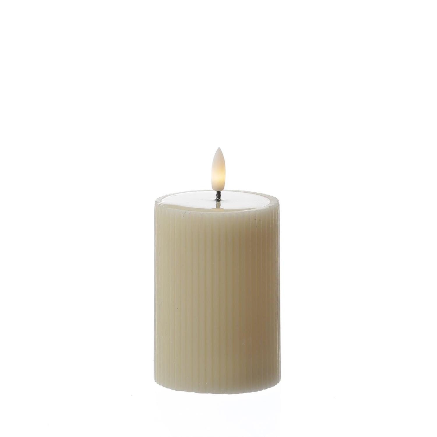 LED-Kerze Liv Echtwachs gerillt mit Rillen flackernd H: 13cm Timer creme
