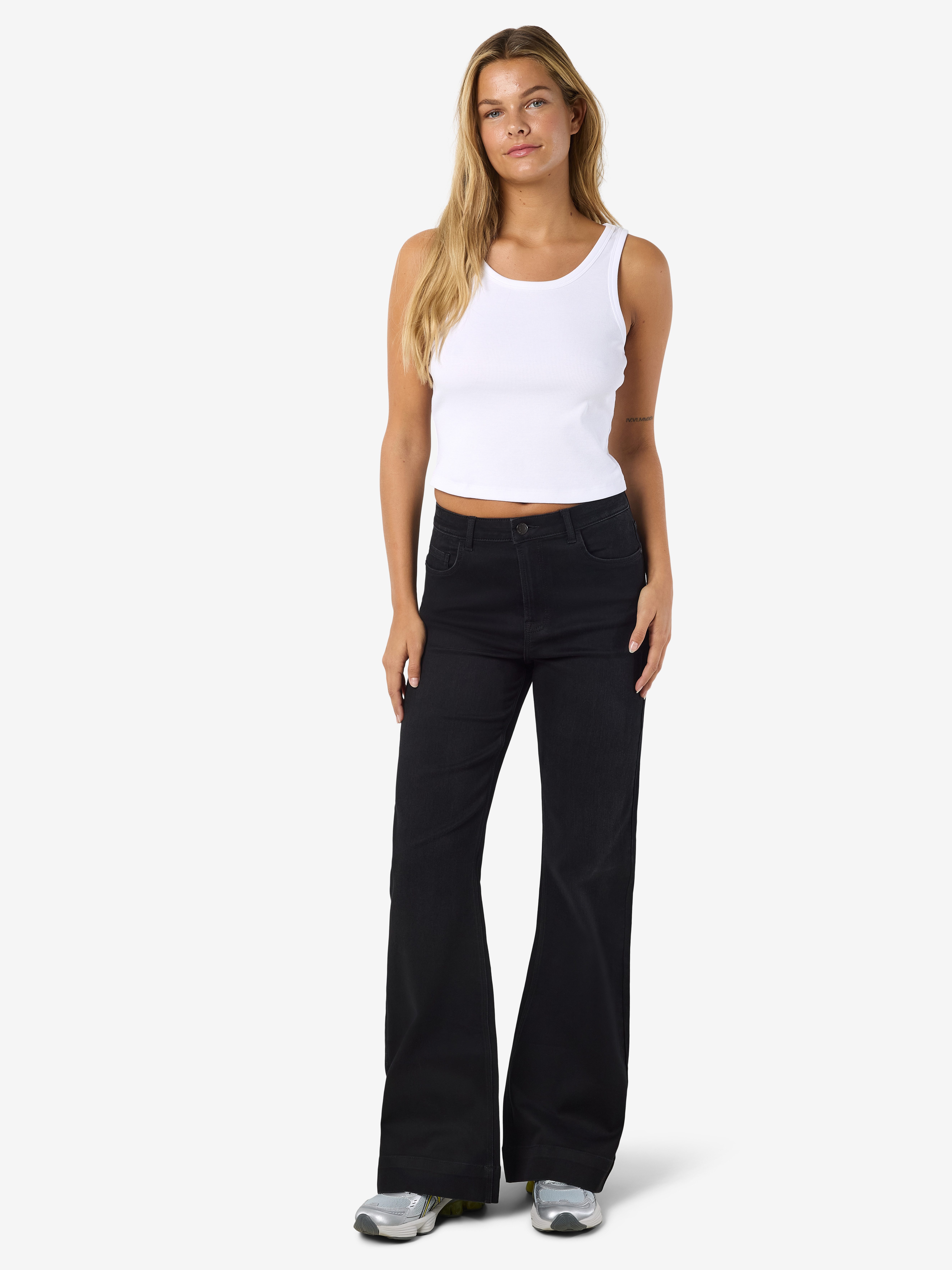 Noisy may Slim-fit-Jeans NMROOXY HW FLARE JEANS VI581BL NOOS