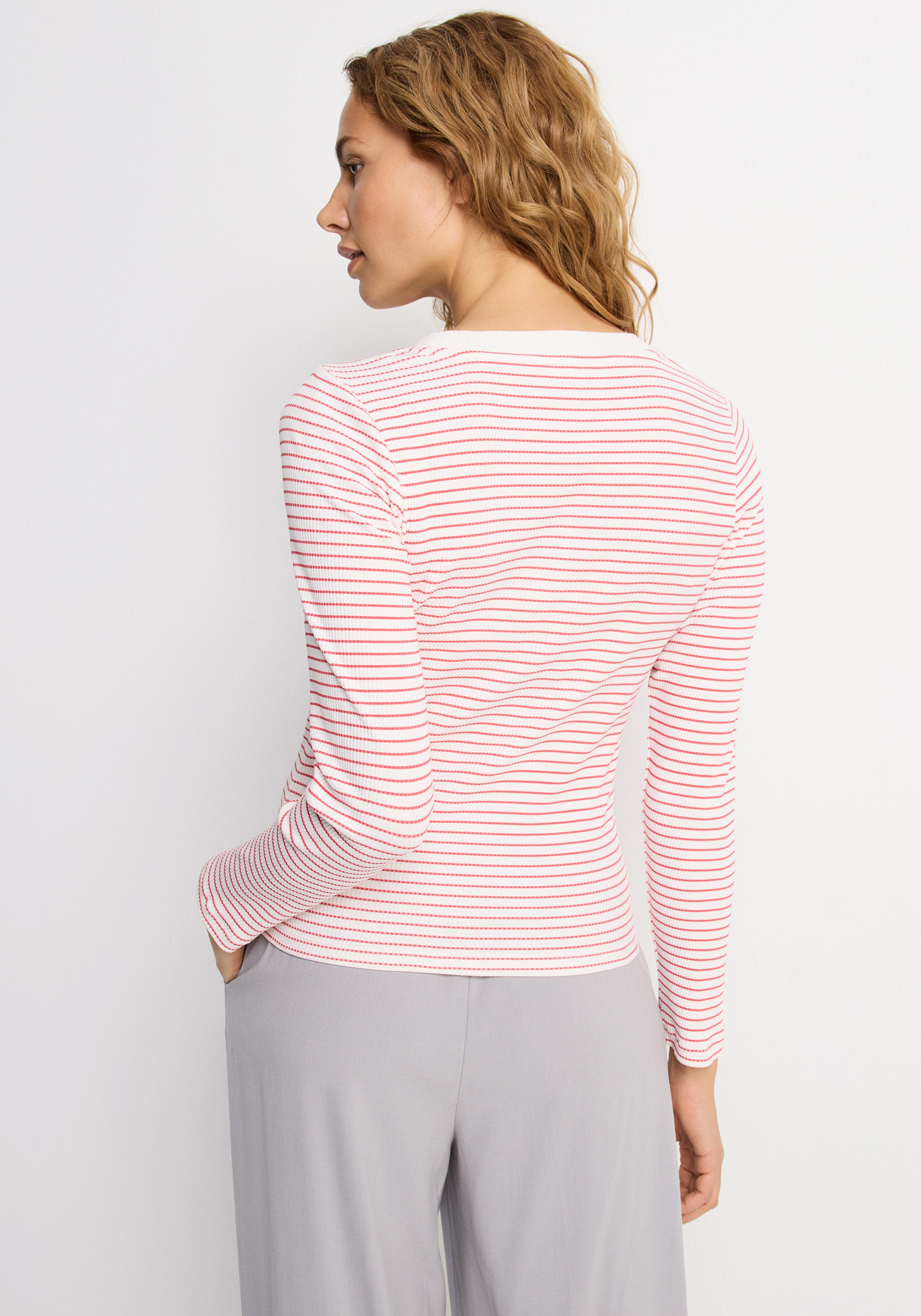 LASCANA Langarmshirt aus weicher Rippware mit Streifenmuster langärmeliges Streifenshirt, Rippshirt mit schmaler Passform, casual – Bild 3 von 5