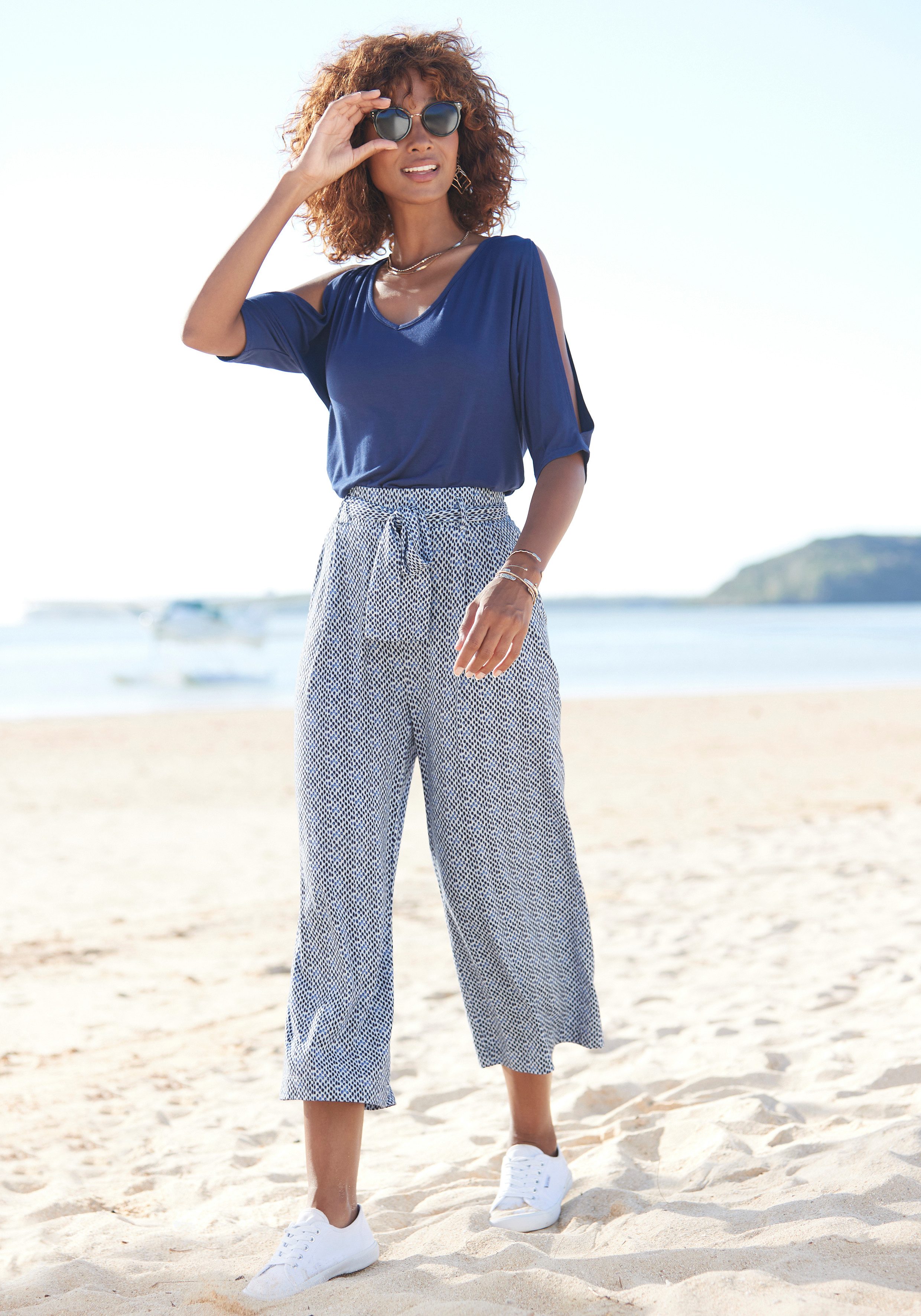 LASCANA Culotte mit luftig-weitem Bein (mit Bindegürtel) leicht und elastisch, Jerseyhose, luftige Sommerhose, Schlupfhose