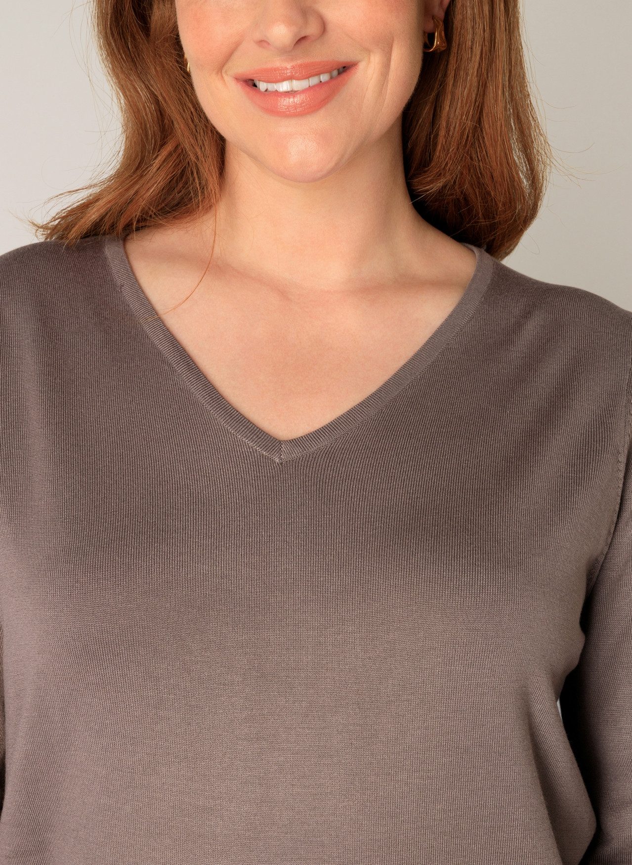 Base Level Curvy Strickpullover Anine mit V-Ausschnitt