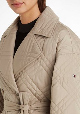 Tommy Hilfiger Steppmantel QUILTED SHORT TRENCH mit Bindegürtel und Tommy Hilfiger Markenlabel