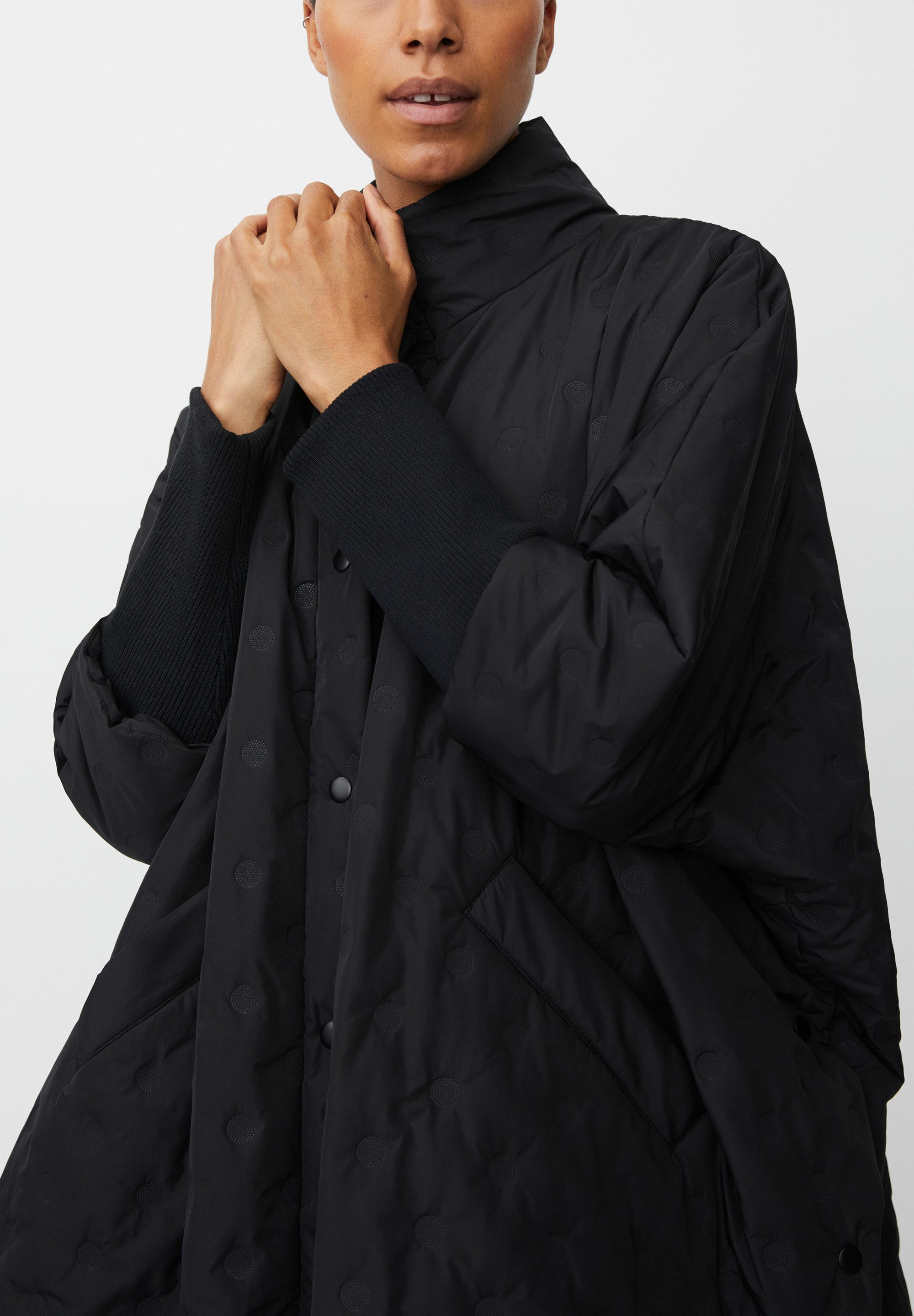 Masai Steppmantel MaTilda Komfortabler Schnitt, ruhige Struktur, elegantes Flair