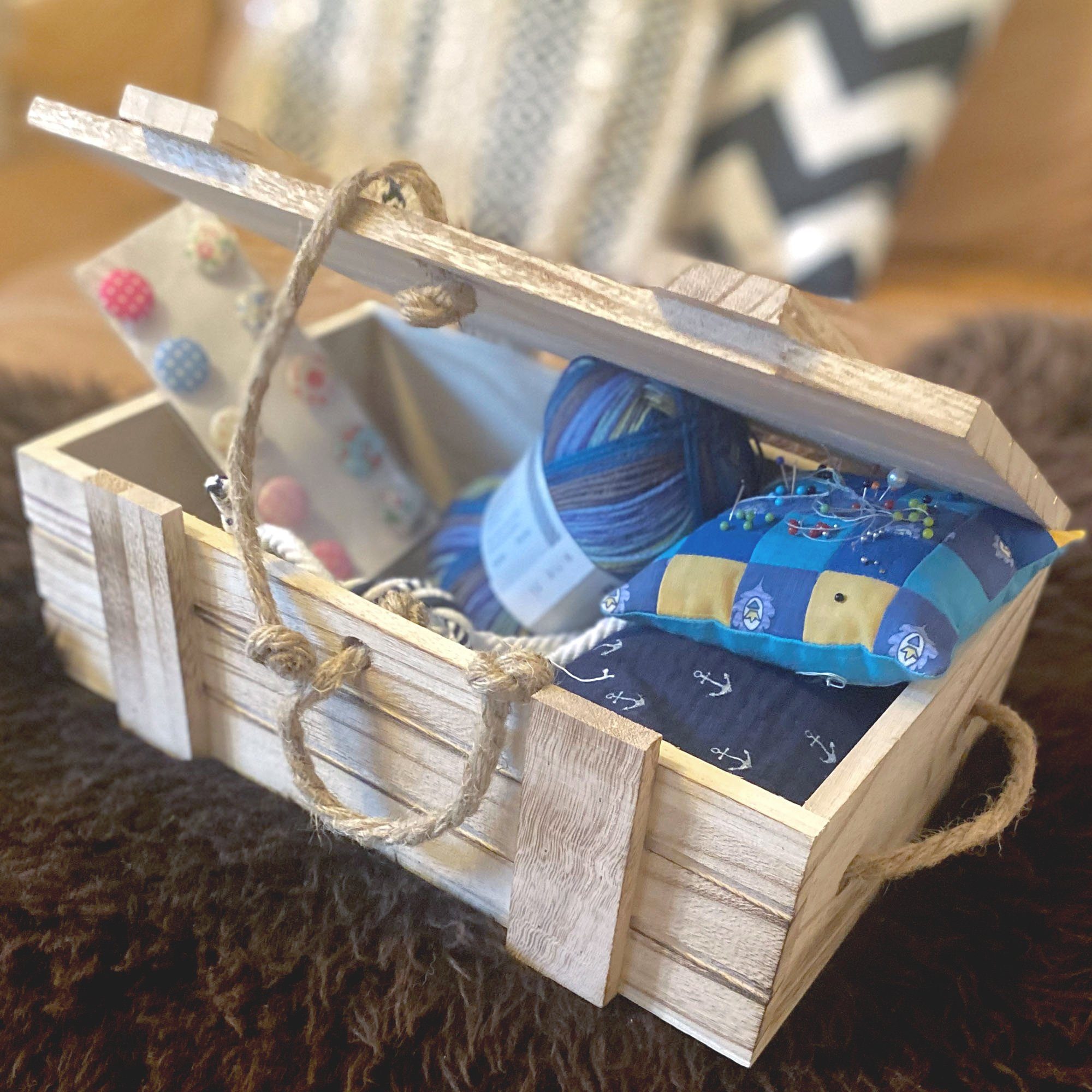 UNUS HOME Dekokiste Holzkisten geflammt mit Deckel und Seilgriffen (1 St., 1-teilig: Holzkiste mit Deckel geflammtes Holz 30x10x18,5 cm Griffe), Schatzkiste, Ho – Bild 5 von 5