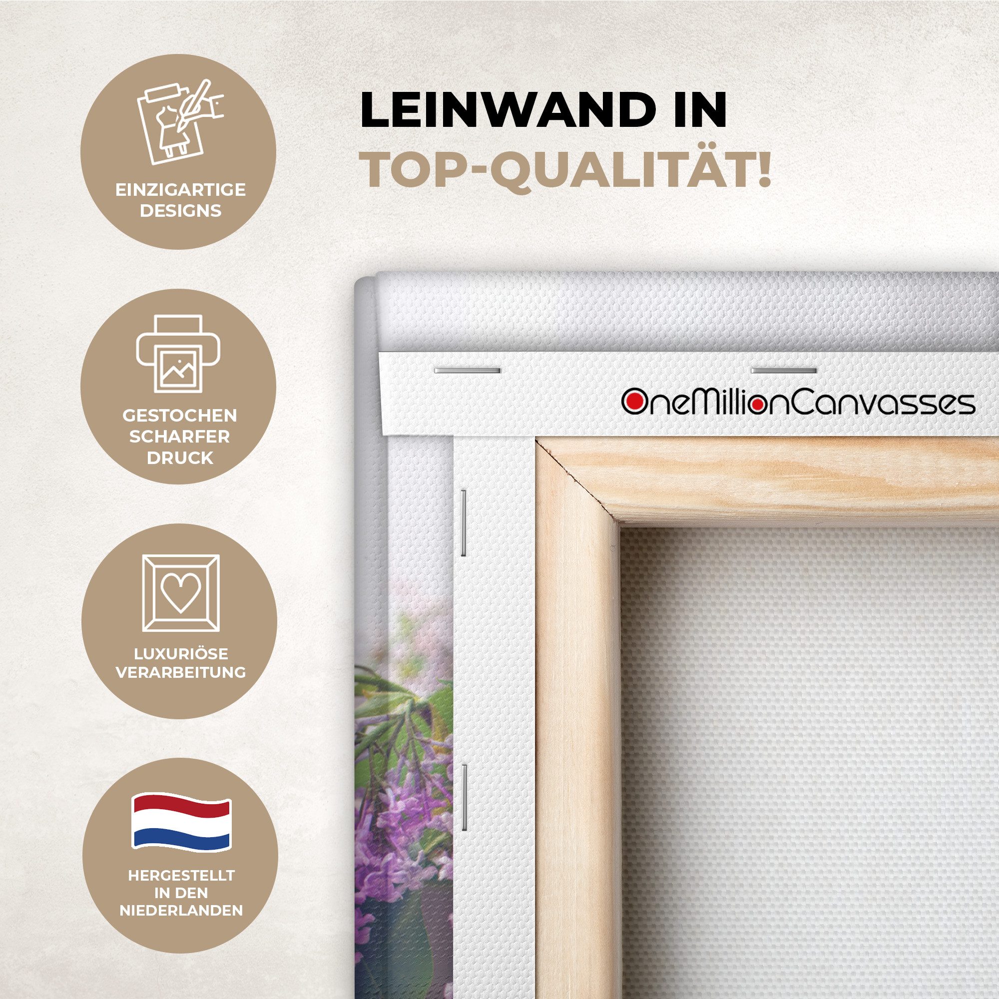 OneMillionCanvasses® Leinwandbild Vase mit einem lila Flieder auf dem Tisch, Fotodruck (1 St), Leinwand Canvas Wandbild, Wanddekoration 20x30 cm