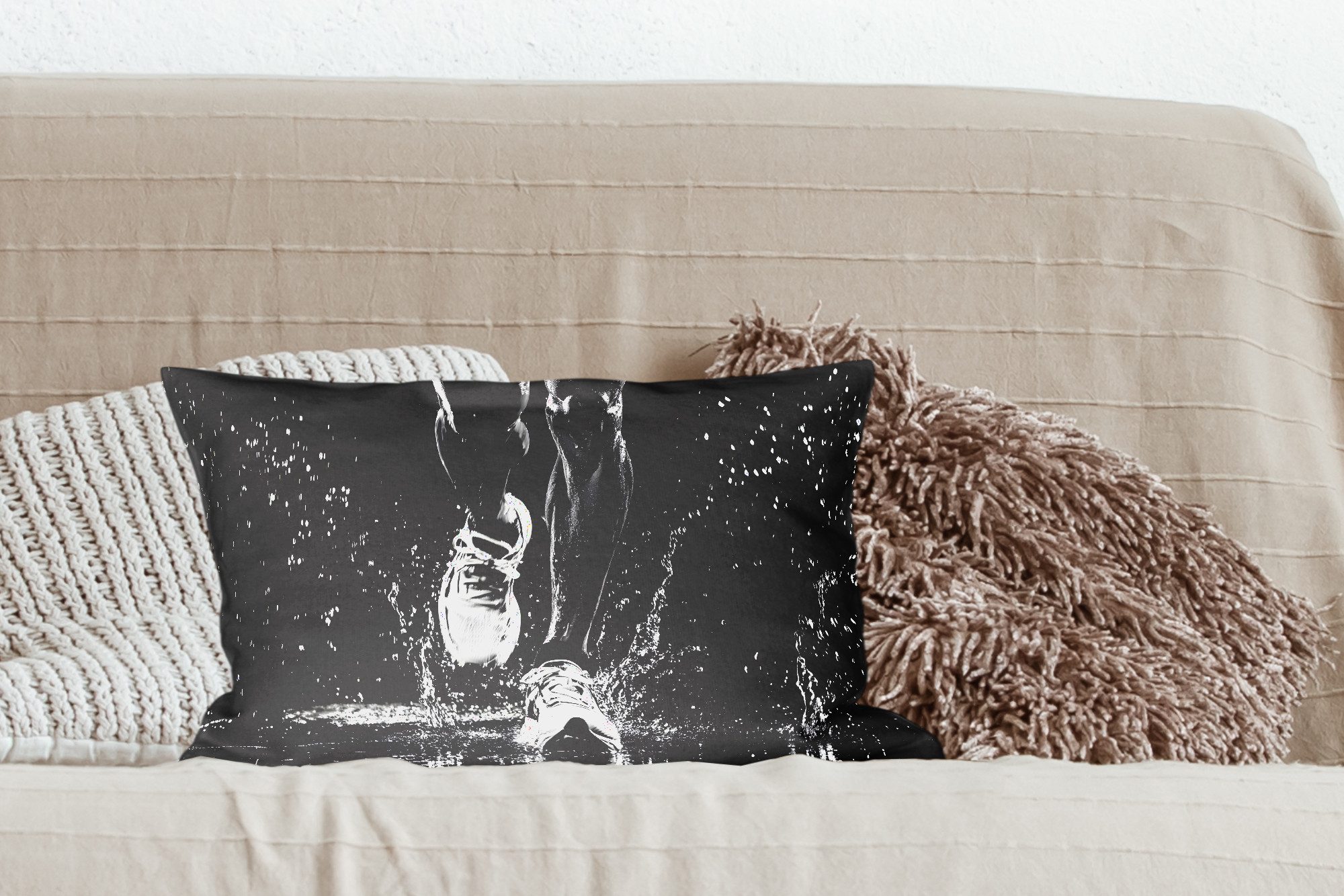 MuchoWow Dekokissen Laufschuhe - Laufen - Drops - Schwarz, Dekoration, Zierkissen, Kissen mit Füllung, 50x30 cm
