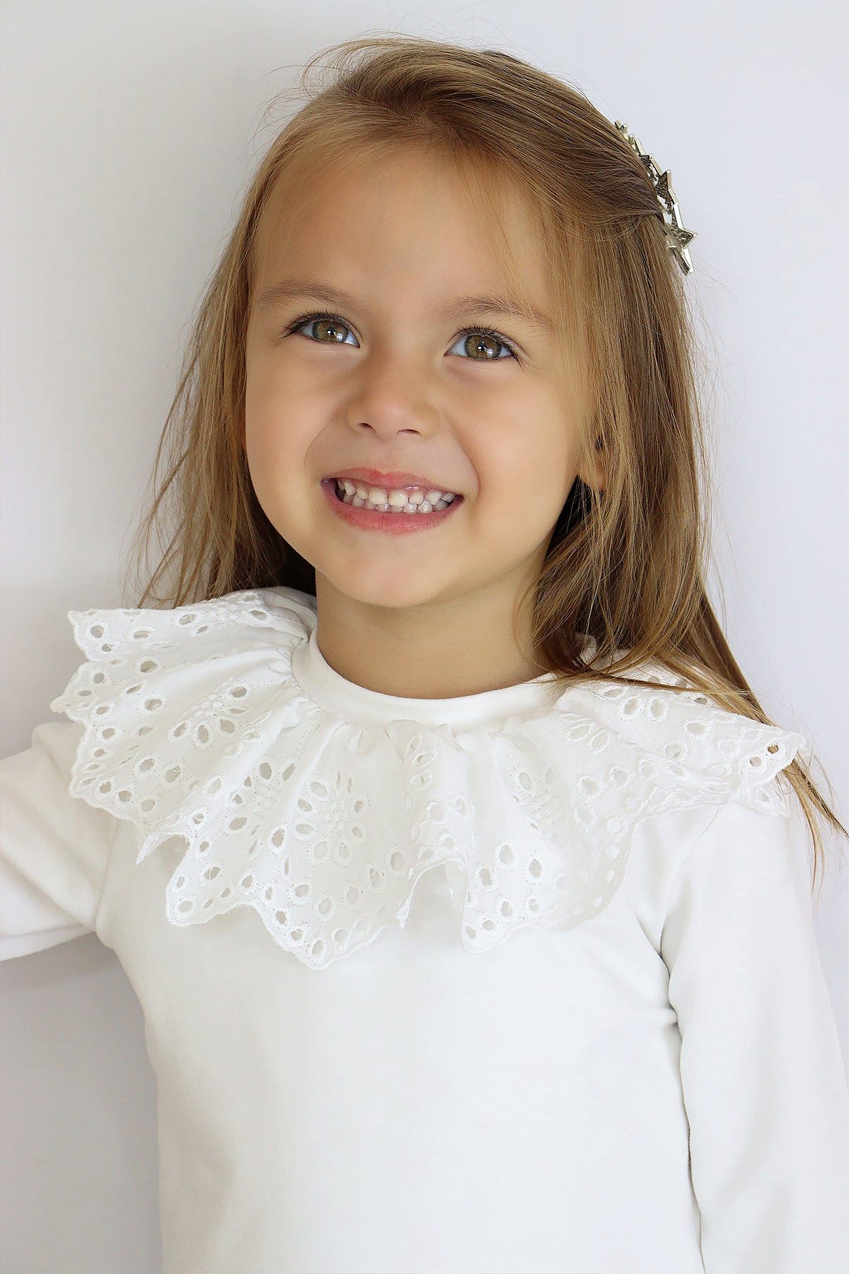 Parla Kids Langarmshirt Weißes Langarmshirt mit Spitzendetails am Kragen