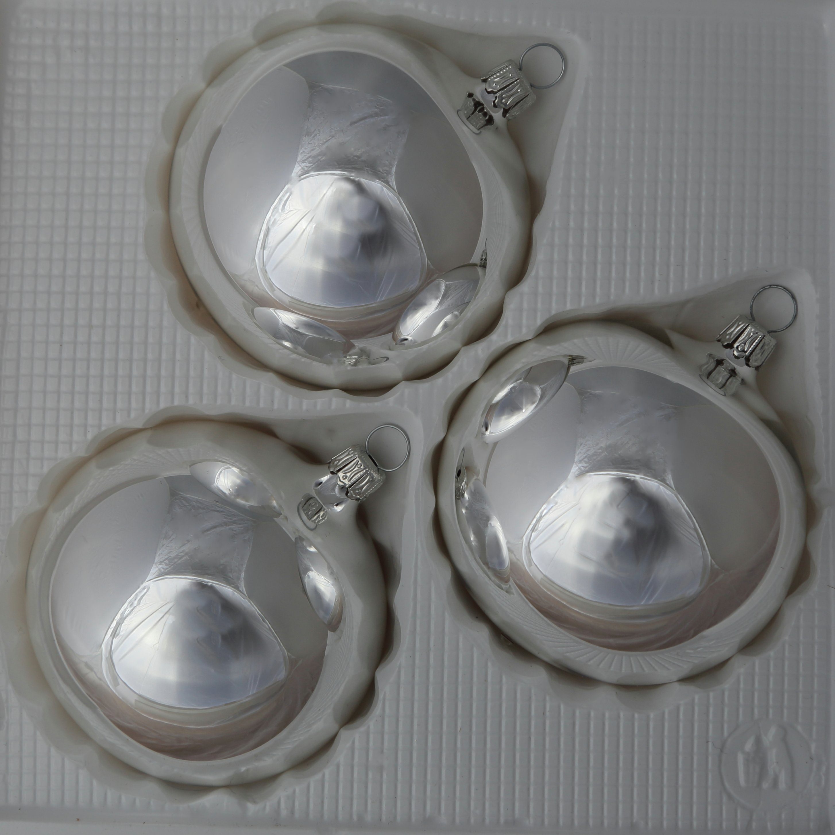 Lauschaer Glas Christbaumschmuck Christbaumschmuckkugeln in verschiedenen Farben und Größen