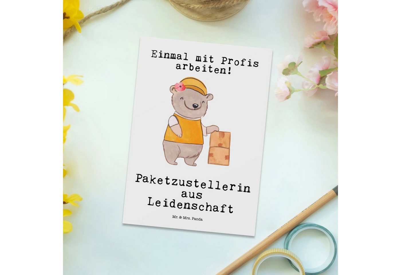 Thumbnail - Mr. & Mrs. Panda Postkarte Paketzustellerin Leidenschaft - Weiß - Geschenk, Paketbotin, Danke, Z, Lustige Sprüche