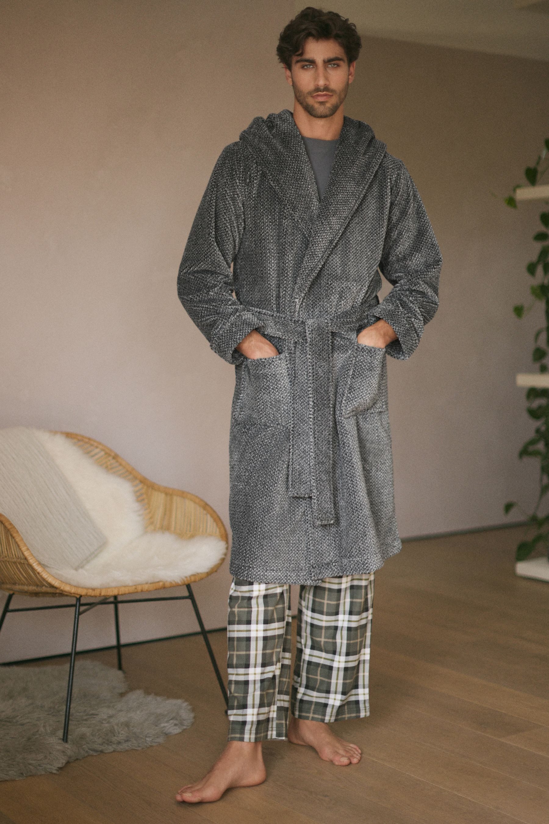 Next Herrenbademantel Morgenmantel mit Kapuze aus Fleece, Polyester (recycelt)
