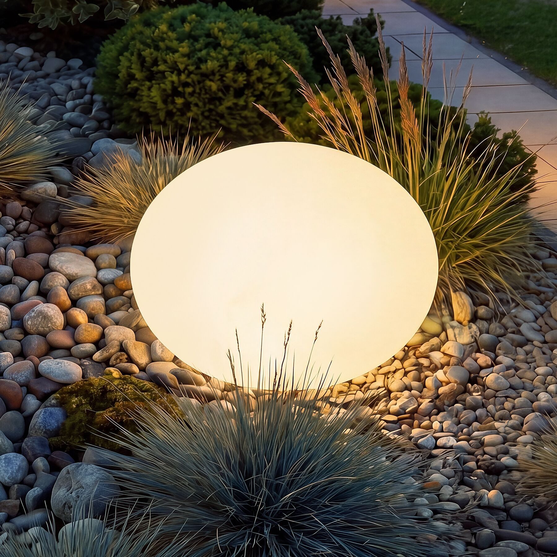 tectake LED Gartenleuchte Kugelleuchte, Erdspieß, LED-Beleuchtung, wetterfestes Polyethylen, LED, Bunt, 12 W, 16 RGB-Farben und 5 Lichtmodi, Fernbedienung & Leuchtmittel