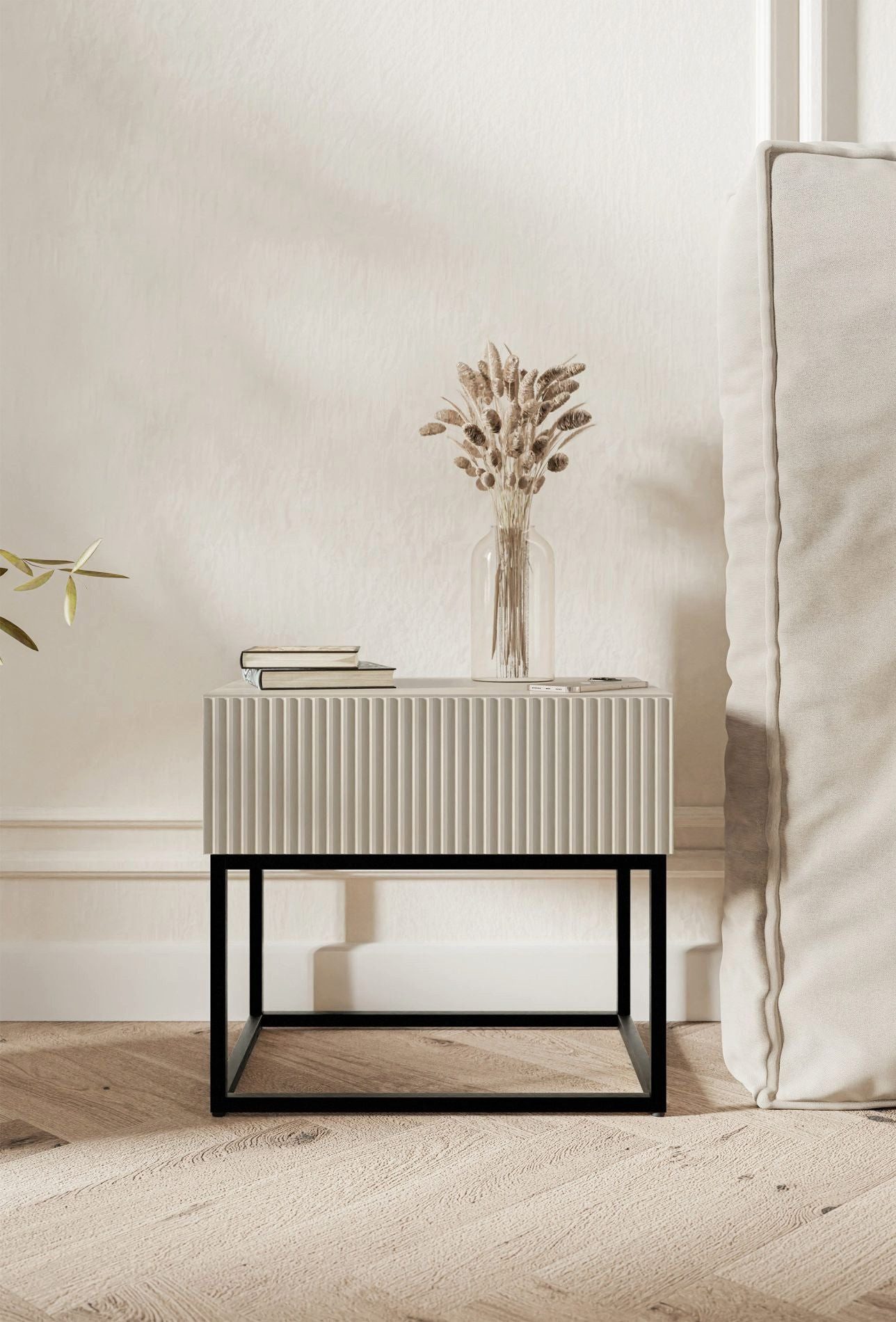 Selsey Nachttisch VELDIO, mit Schublade, gefräster Front und Metallbeinen, 50 cm