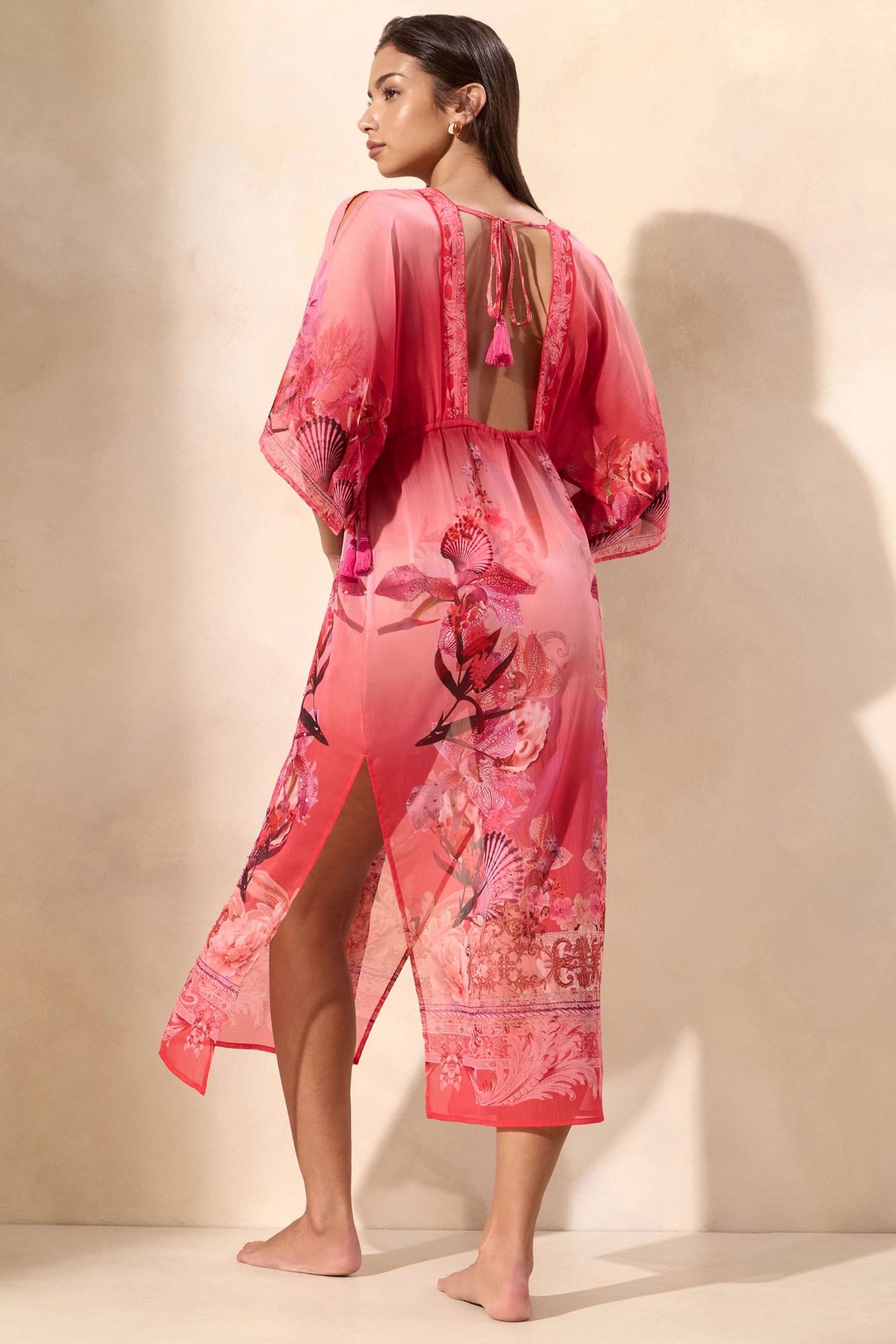 LIPSY Strandkleid Lipsy Chelsea Maxi-Kaftan mit China-Print (1-tlg)