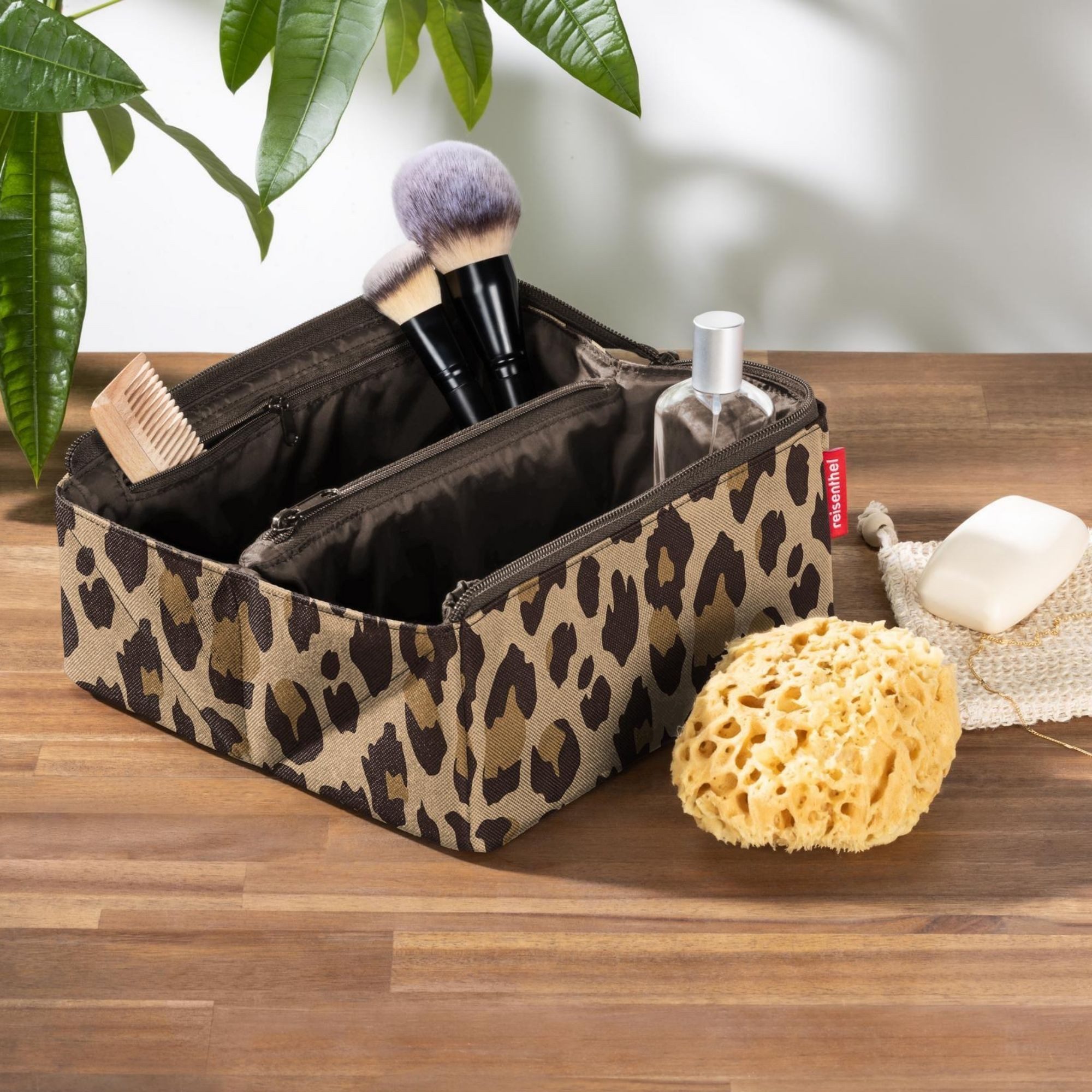 REISENTHEL® Trachtentasche reisenthel Organizer fold case leo macchiato fal günstig online kaufen