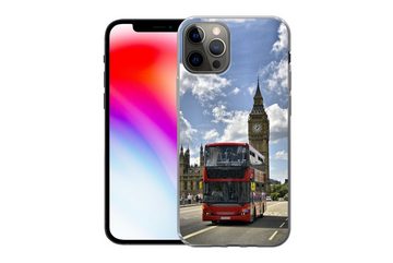 MuchoWow Handyhülle Ein roter Bus mitten in London, Handyhülle Apple iPhone 12 Pro, Smartphone-Bumper, Print, Handy