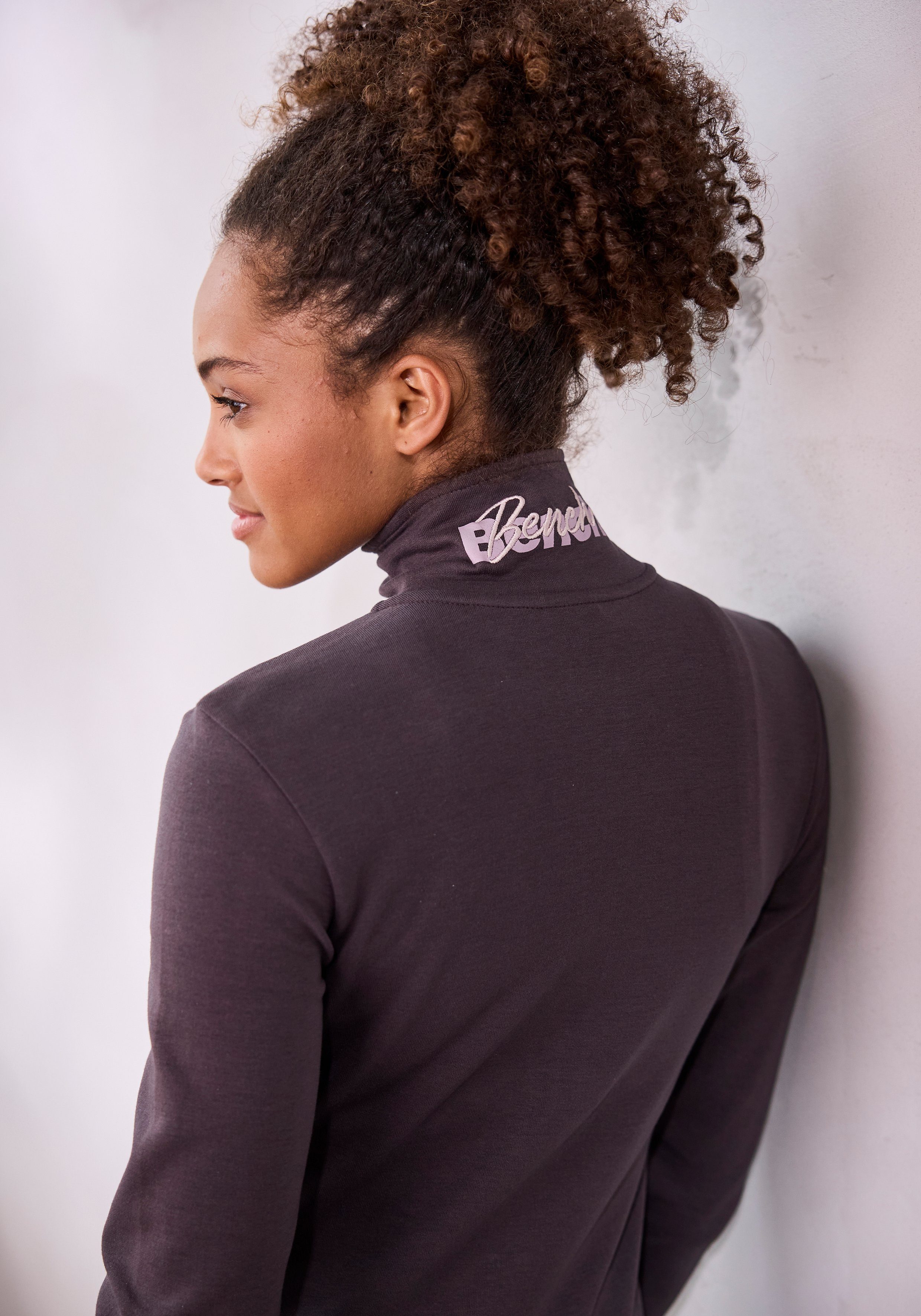 Bench. Loungewear Sweatjacke (1-tlg) mit bestickten Stehkragen, Loungeanzug – Bild 3 von 5