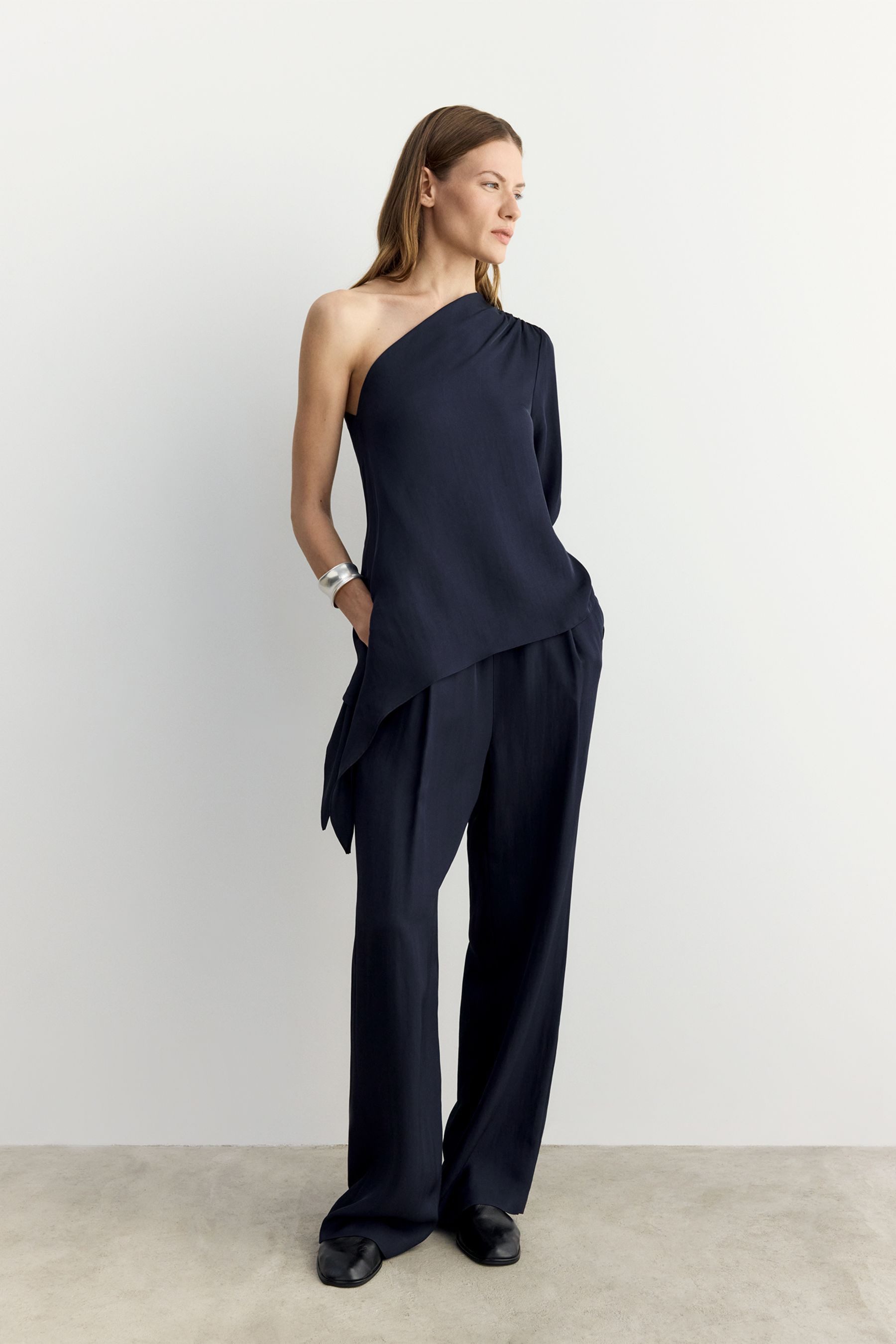 Bhoem One-Shoulder-Top BHOEM Asymmetrische, drapierte Bluse, marineblau (1-tlg)