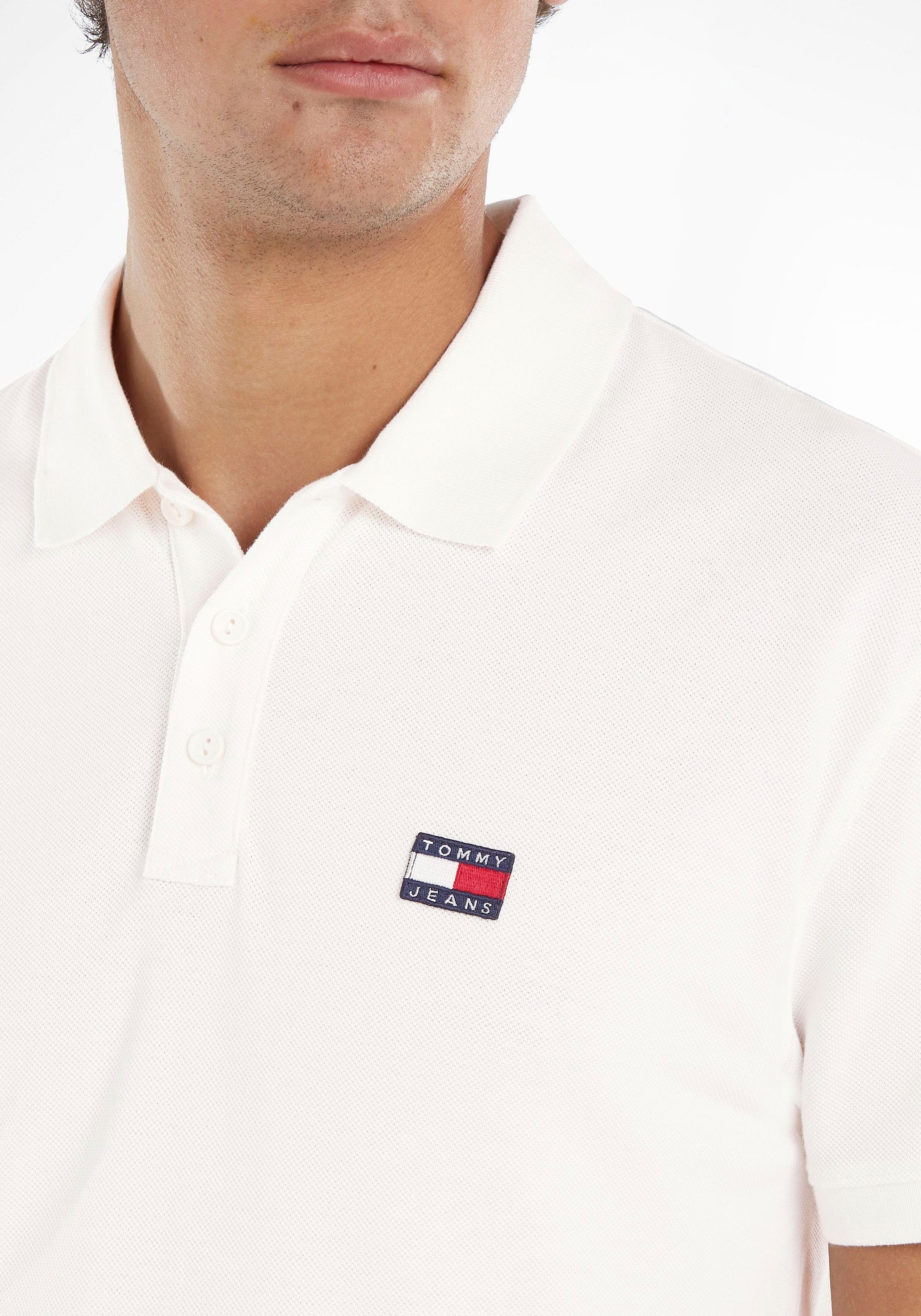 TJM BADGE Tommy Poloshirt 3-Knopf-Form mit Jeans POLO White Ancient CLSC XS