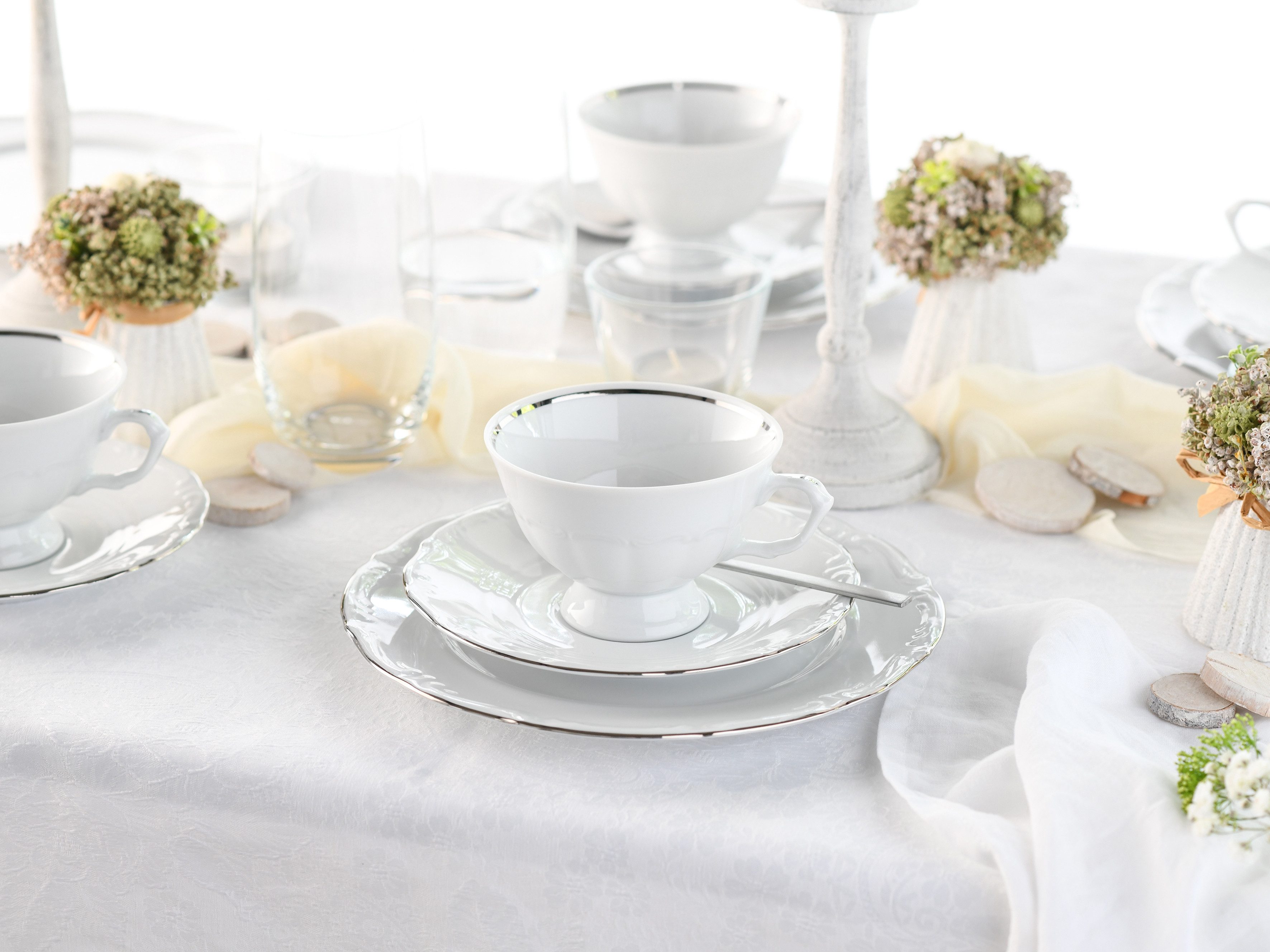 CreaTable Kaffeeservice Maria Theresia, KaffeeService 18-tlg (18-tlg), 6 Personen, Porzellan, Traditionelle Porzellanform