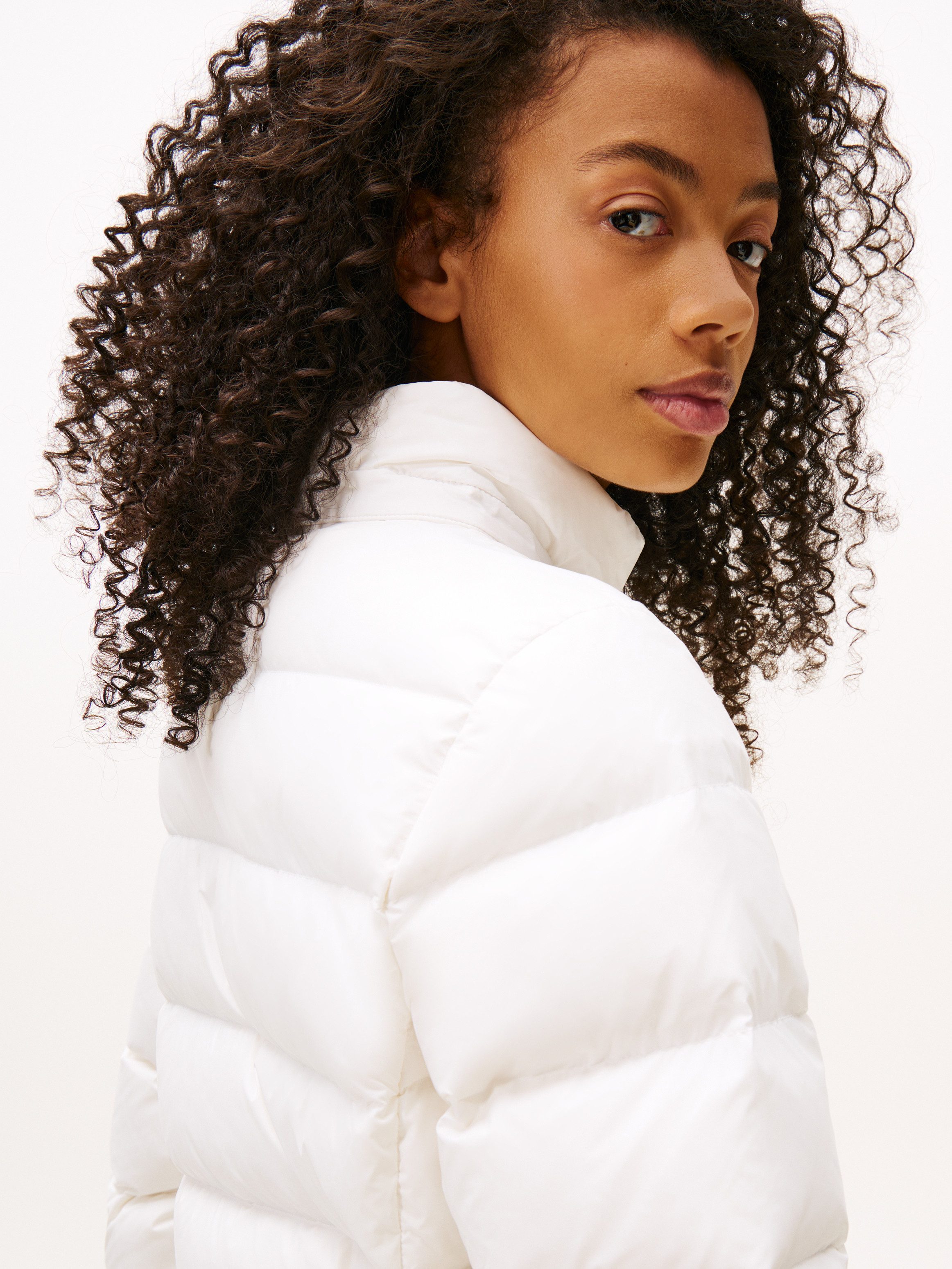 Tommy Jeans Steppmantel TJW ESSENTIAL HOODED DOWN COAT mit Fellimitat, Logo günstig online kaufen