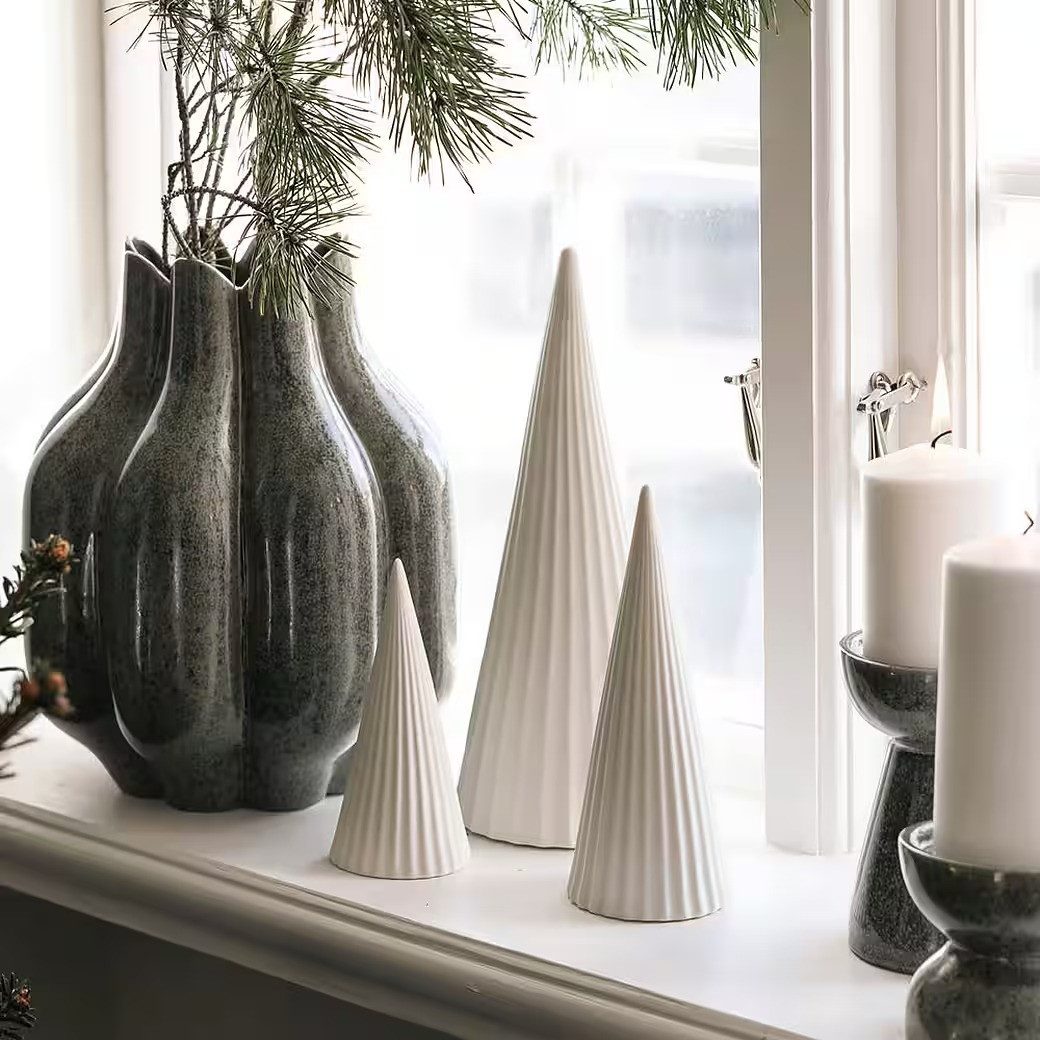 Storefactory Dekobaum Stigamo aus Keramik Weiß Matt, Dekoration für Weihnachten