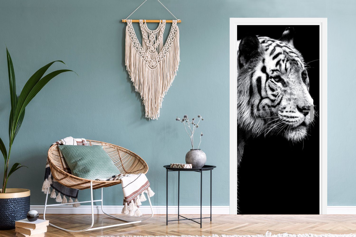 weiß, schwarz in Fototapete Türaufkleber, Tiger Tür, (1 Türtapete bedruckt, St), Matt, für 75x205 cm und MuchoWow Tierprofil