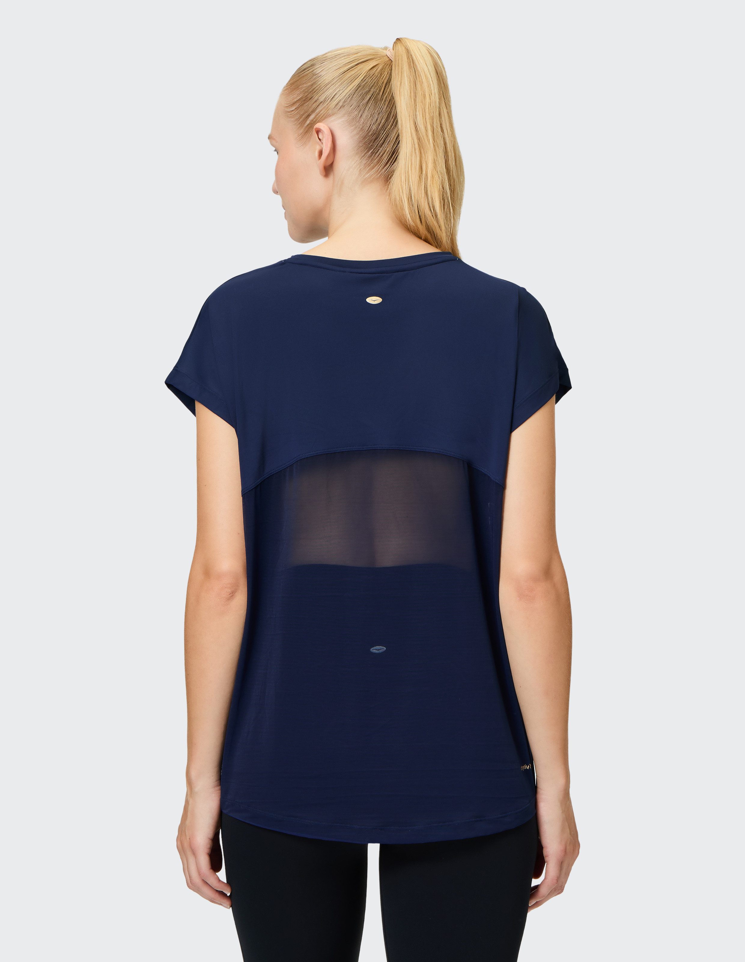 Venice Beach T-Shirt T-SHIRT EVIE sportlicher Stil, T-Shirt-Schnitt, aus Polyamid und Elasthan
