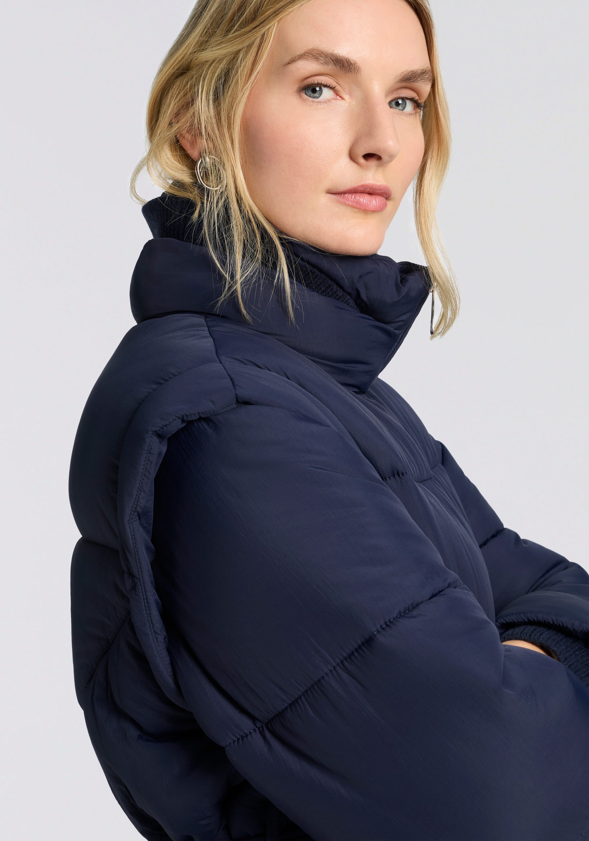 BOSS ORANGE Steppjacke Piobella Premium Damenmode Regular Fit, tailliert, mit Gürtel