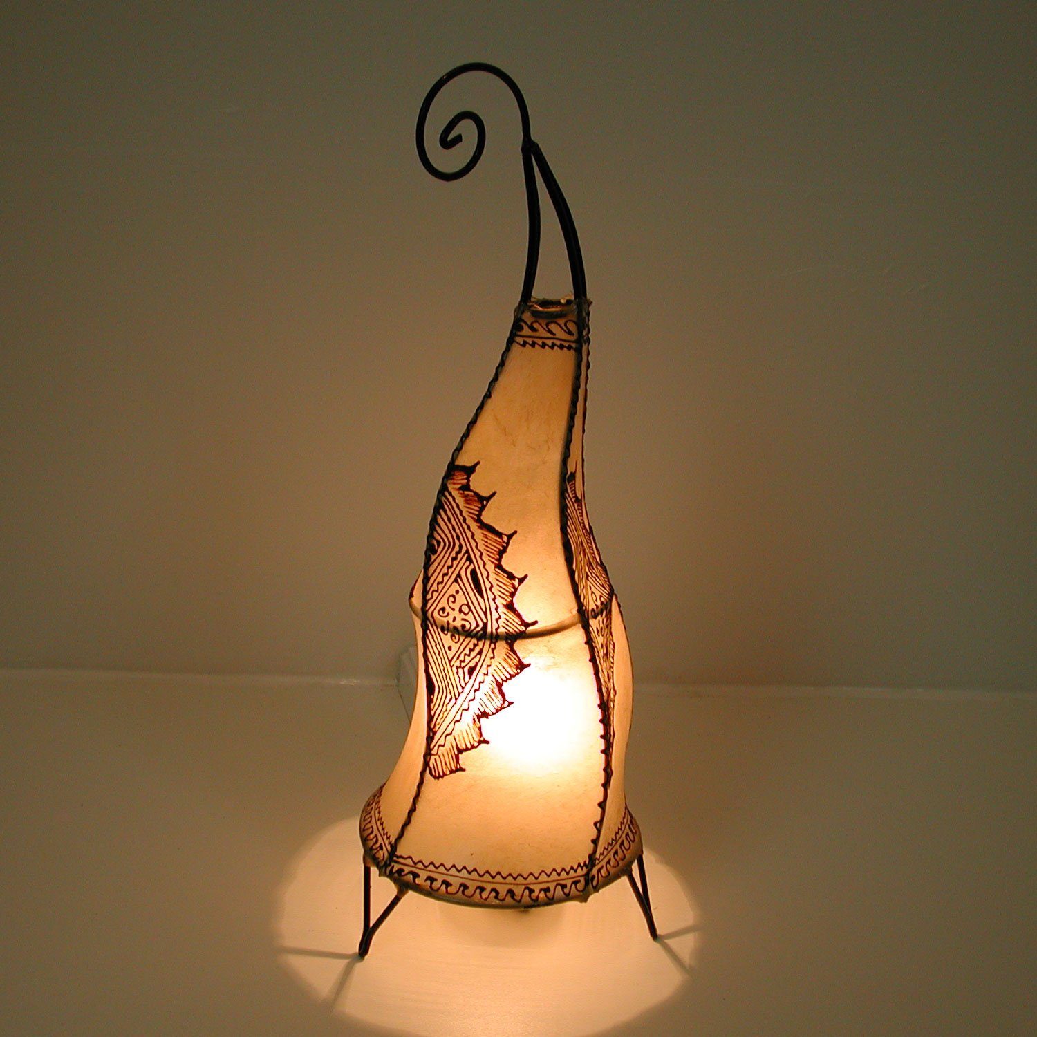 Casa Moro Stehlampe Marokkanische Hennalampe Stehlampe Hissan H60 cm weiss, ohne Leuchtmittel, Handbemalte Lederlampe Hennaleuchte aus echtem Leder L1780