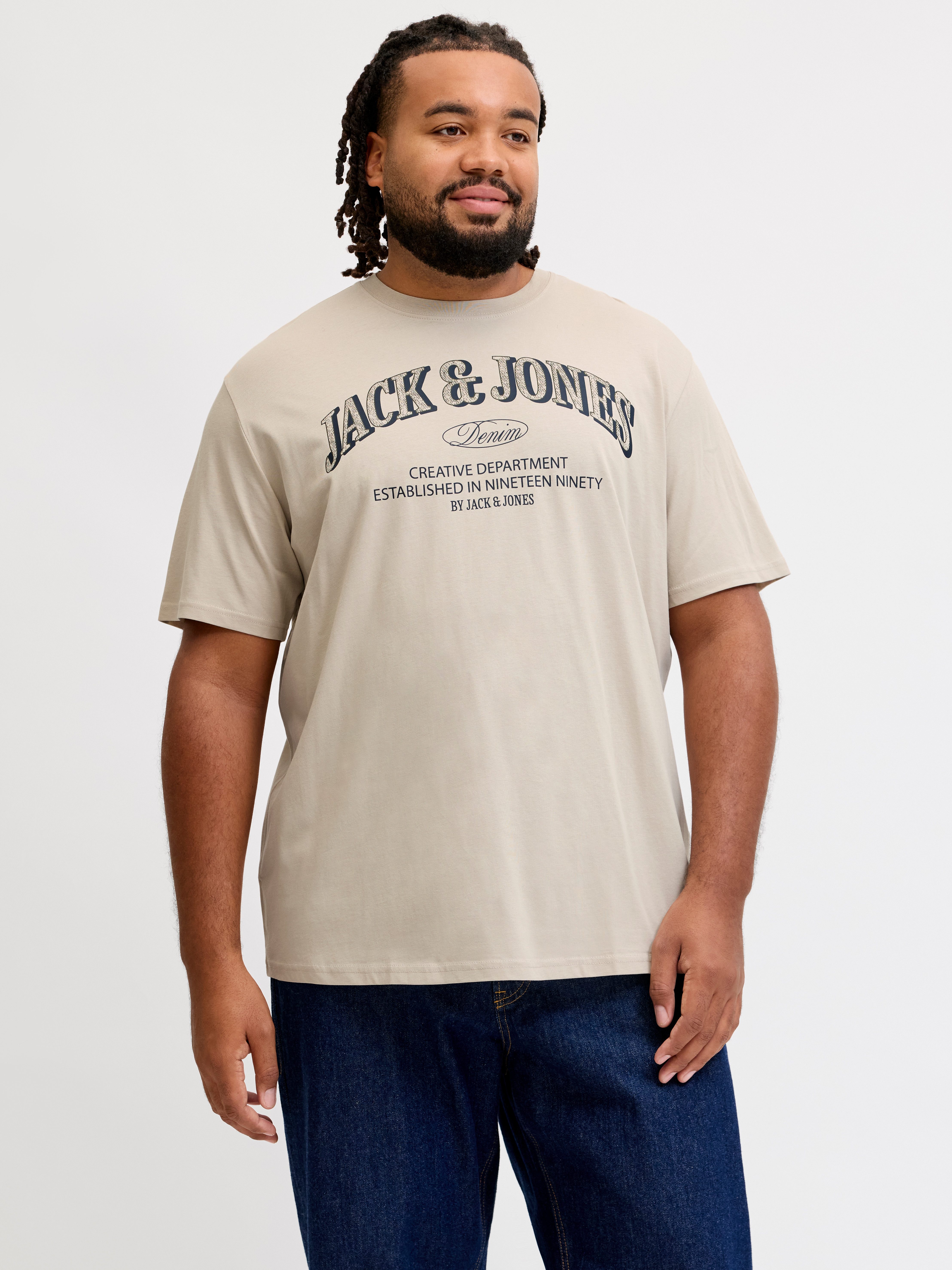 Jack & Jones PlusSize T-Shirt JJEDENVER LOGO TEE SS O-NECK SN PLS Baumwolle, locker geschnitten