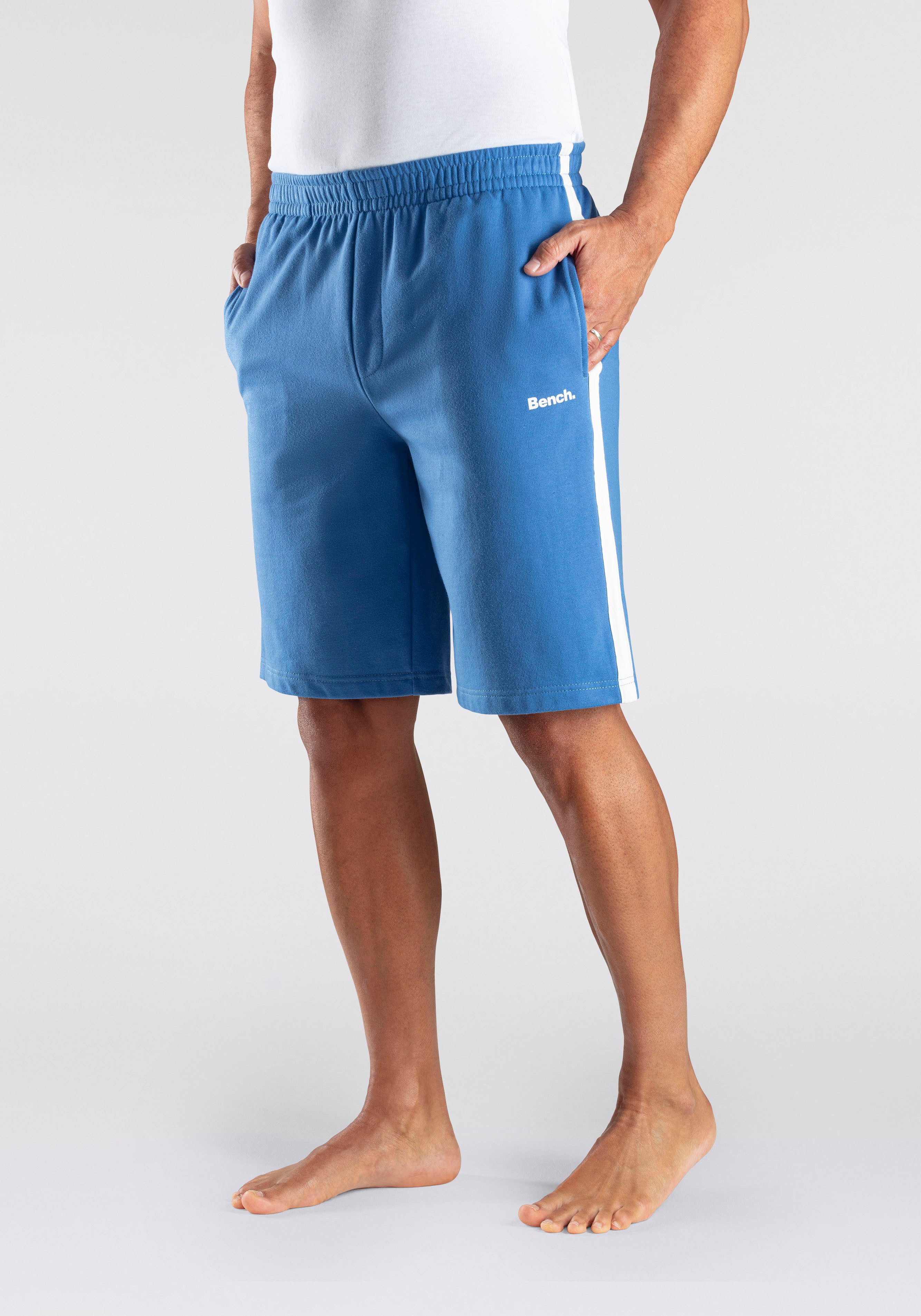 Bench. Sweatshorts kurze Relaxshort, Jogginghose, weicher Sweat-Qualität