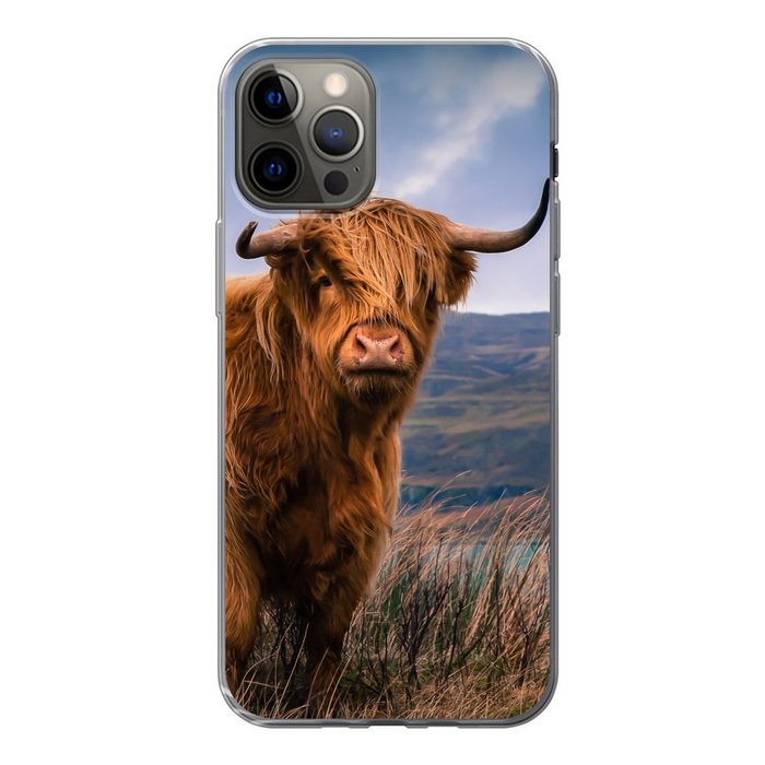 MuchoWow Handyhülle Schottischer Highlander - Berg - Wasser - Natur - Kuh Handyhülle Apple iPhone 12 Pro Smartphone-Bumper Print Handy