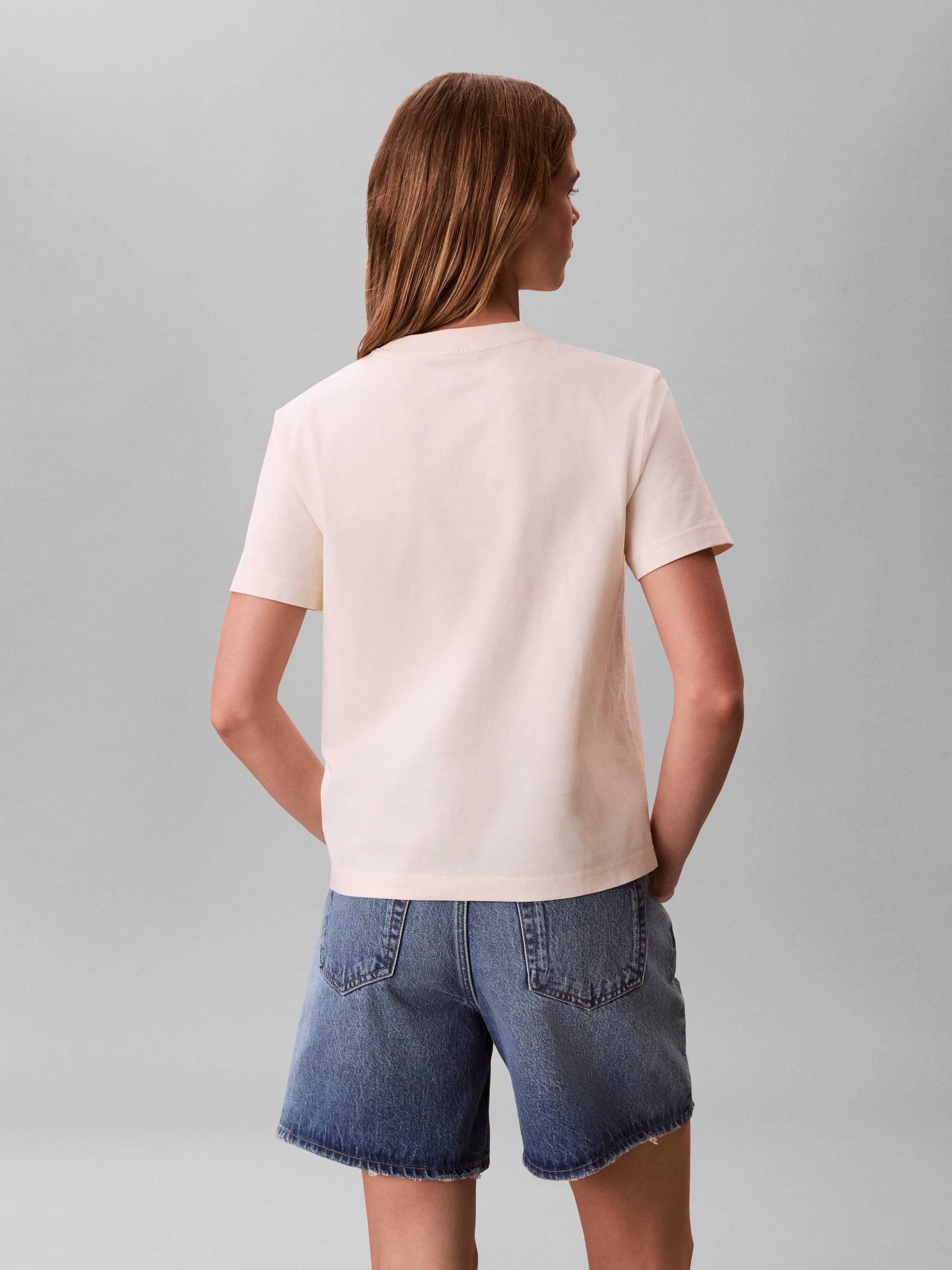 Calvin Klein Jeans T-Shirt mit Logoschriftzug – Bild 4 von 5