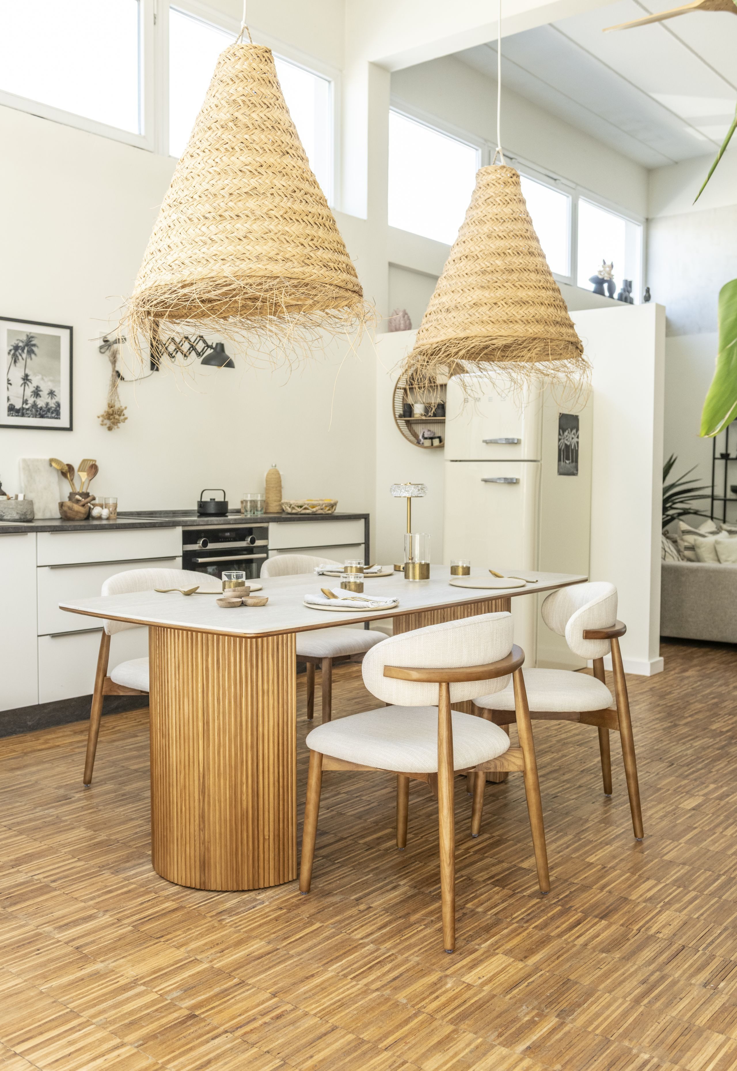 Vintagehaus Essgruppe Essgruppe Travertin Tisch Roma + 4 oder 6 Stühle Linea montiert
