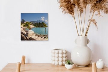 OneMillionCanvasses® Leinwandbild Gardasee - Küste - Wasser, (1 St), Leinwand Bilder für Wohnzimmer Schlafzimmer