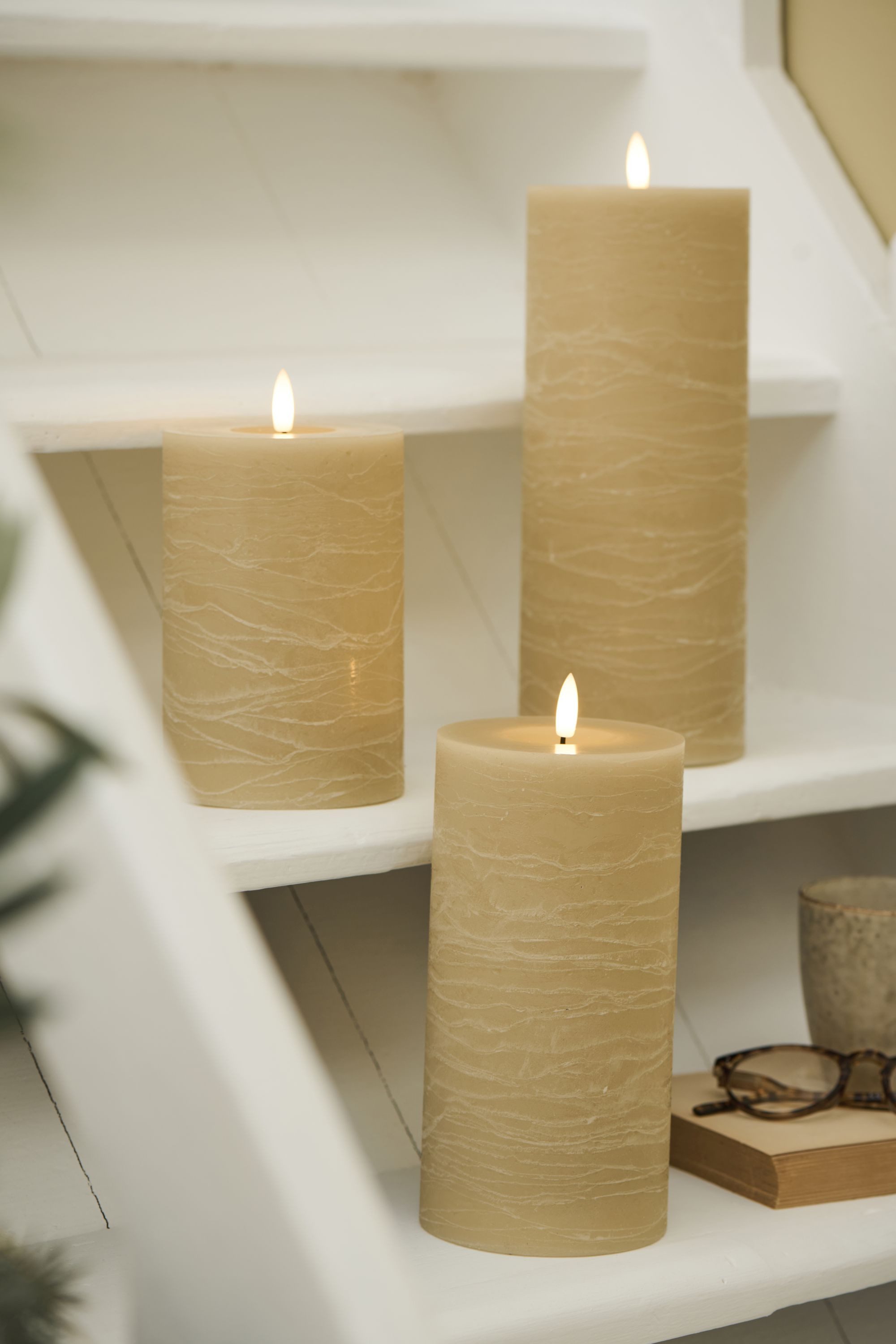 Ib Laursen Dekolicht Ib Laursen - LED Kerze Stumpenkerze H 15cm D 10cm Beige 8797-44