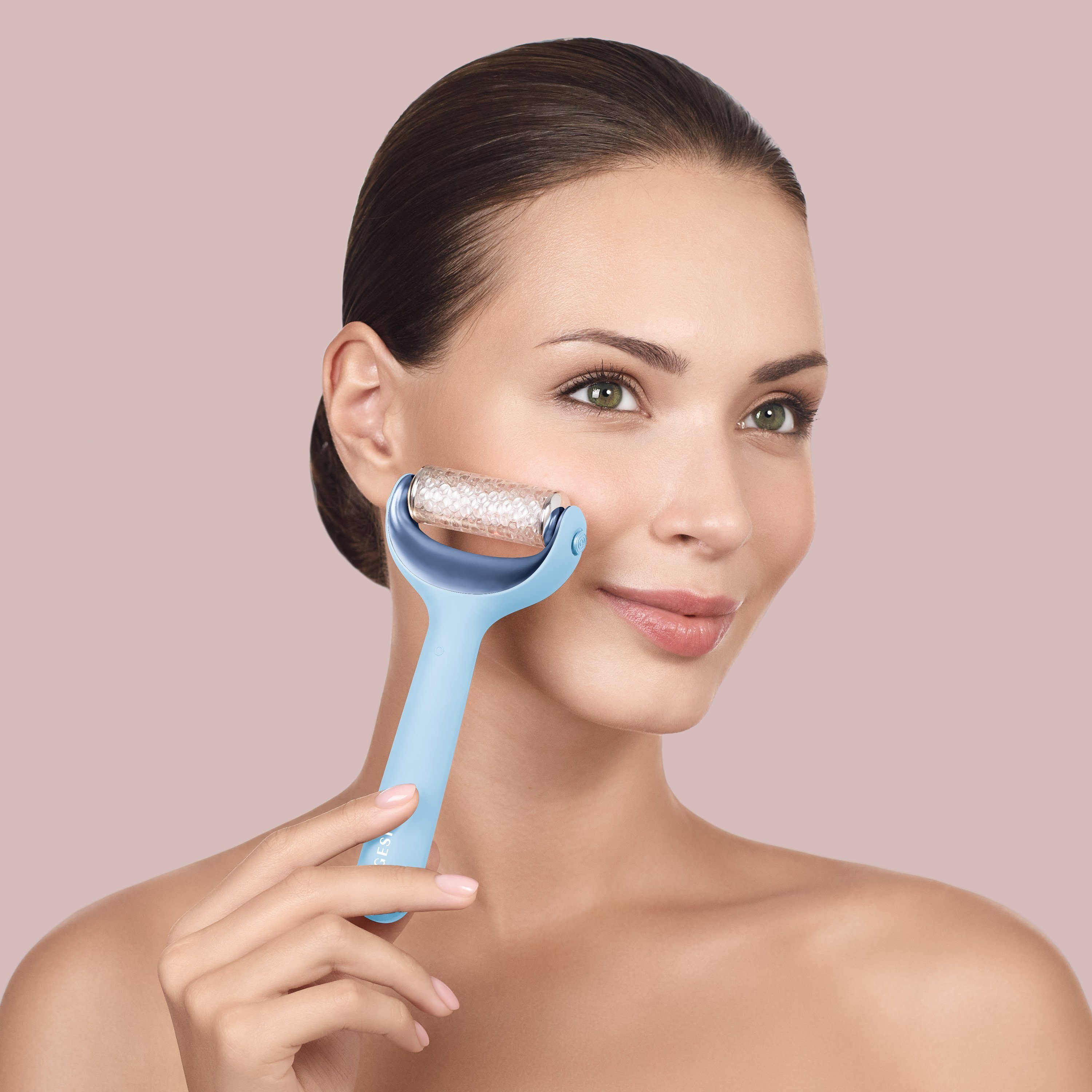 GESKE German Beauty Tech MicroNeedle App Device), Roller 4-tlg., Micro-Needling APP 8 Aquamarine & Hautpflegeroutine. inkl. kostenloser deine Packung Gerät in SmartAppGuided™ & Du Face Body USB-Ladekabel), erhältst Mit (SmartAppGuided 1, GESKE personalisierte (Gerät der