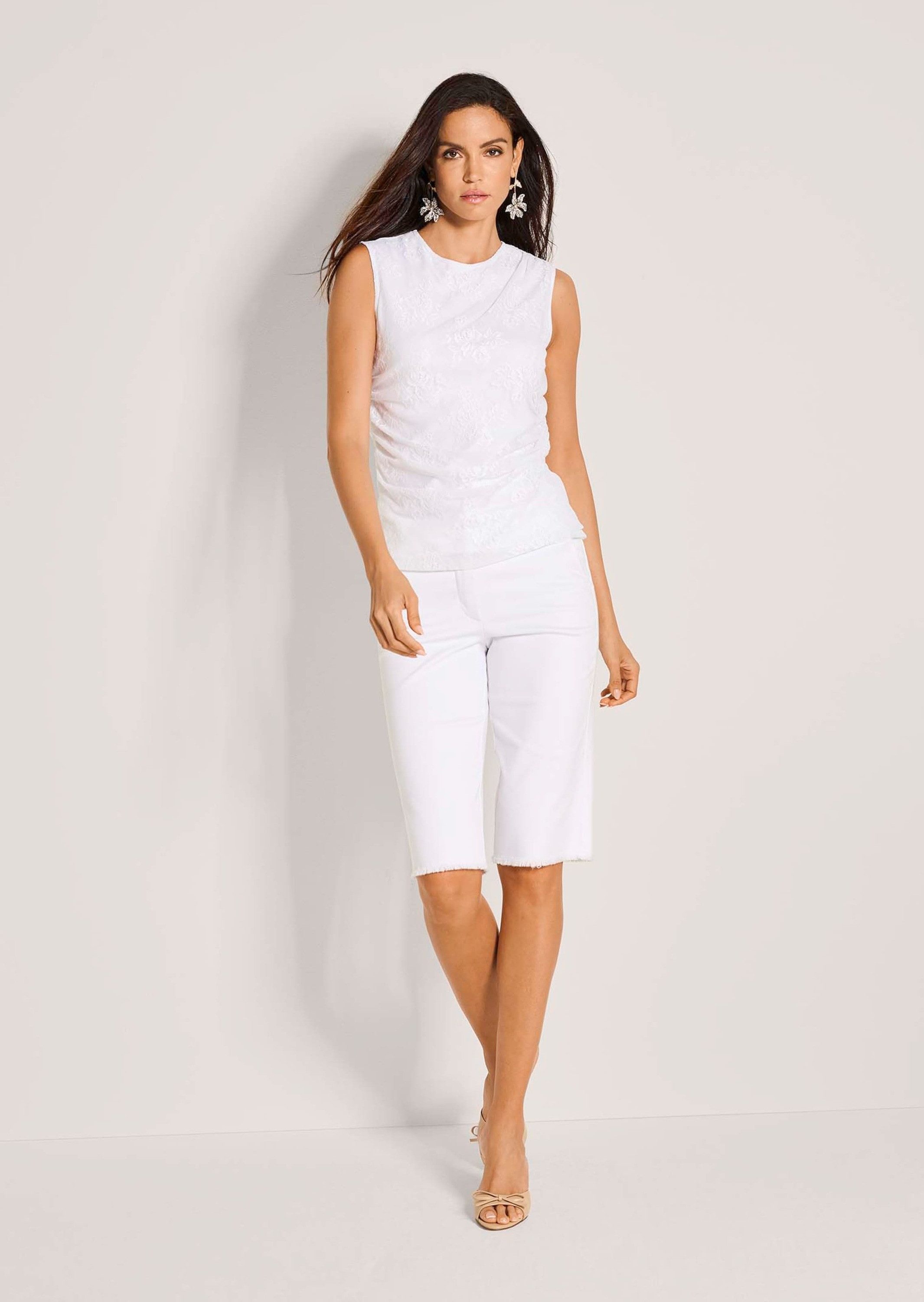 MADELEINE Kurzarmshirt Shirt Florales Design mit seitlicher Raffung, Rundhalsausschnitt, ohne Arm