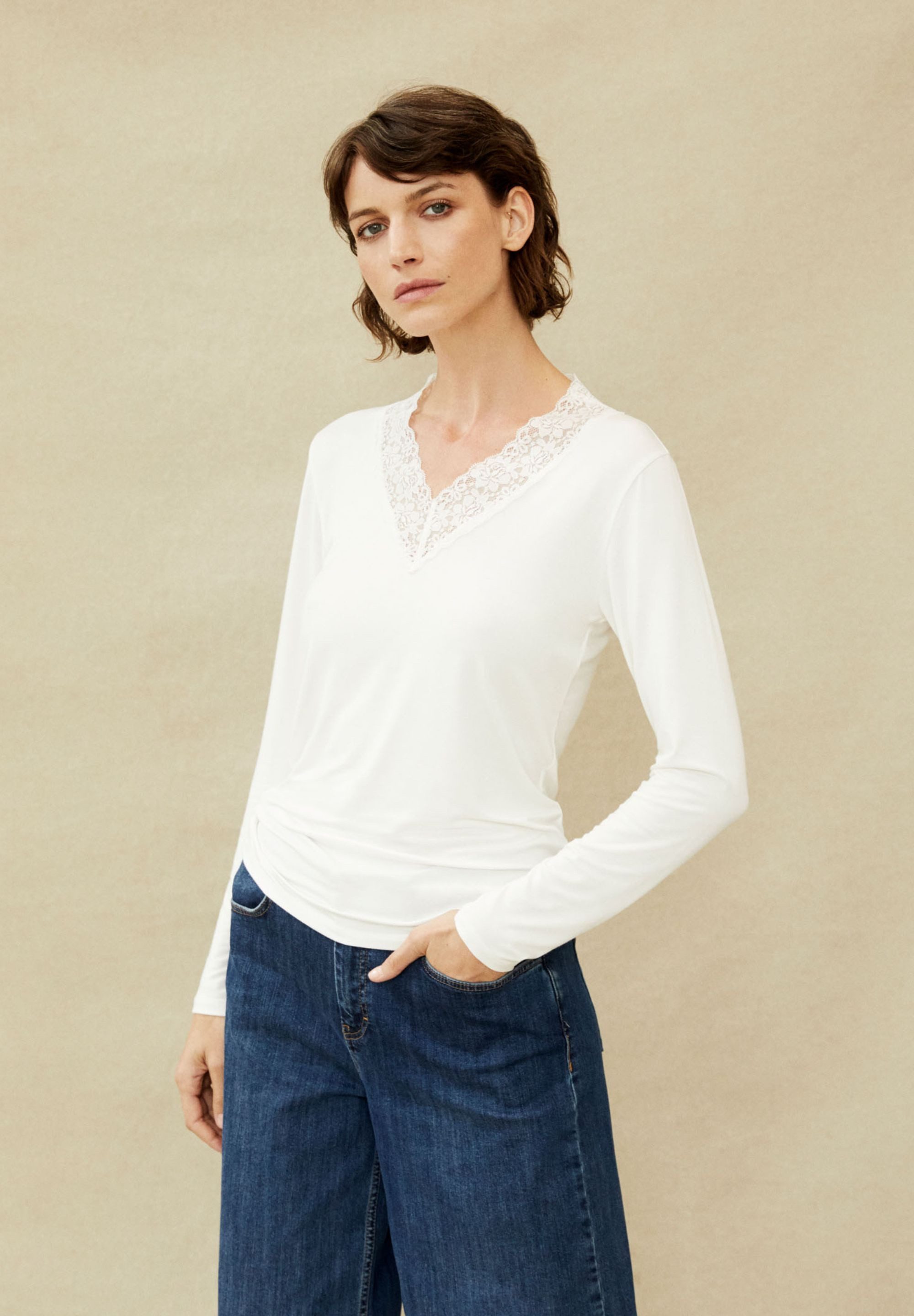 Masai Langarmbluse MaDionius leicht taillierte Schnittn,wunderschöne Spitzenkante