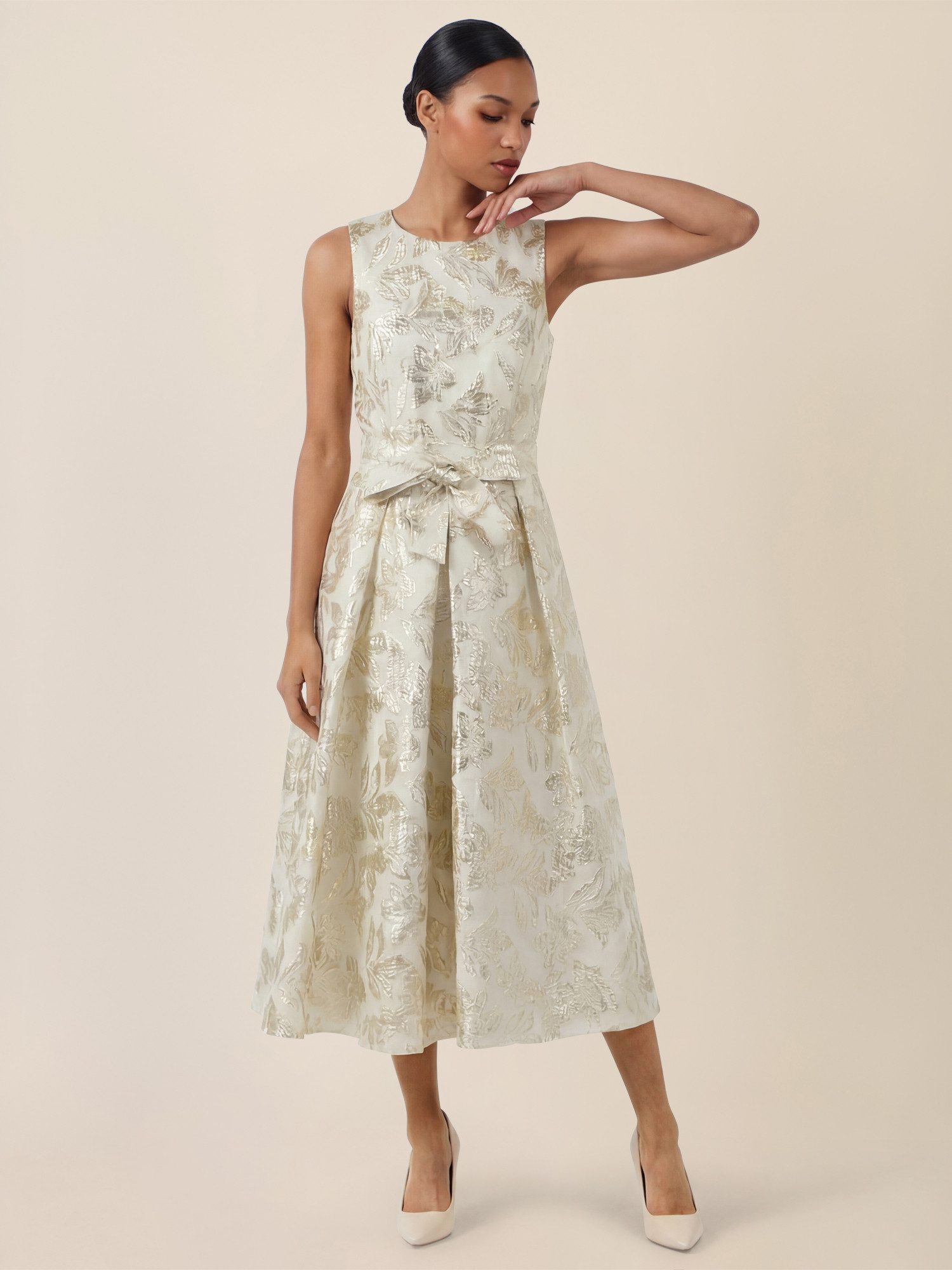 Apart Brautkleid mit schimmerndem Strukturmuster