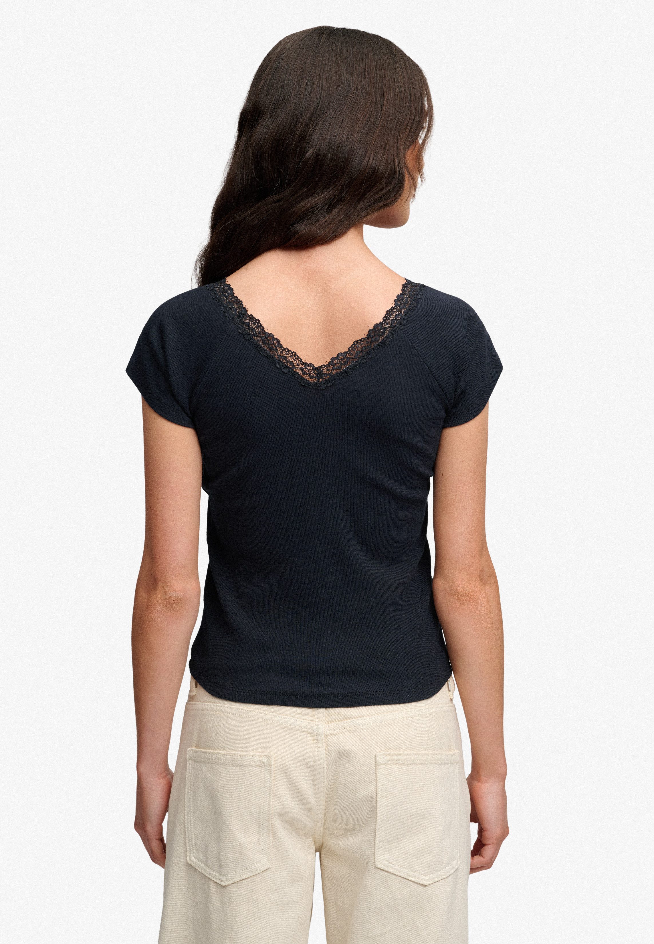 Superdry V-Shirt ATH ESS LACE TRIM V TEE mit Spitze