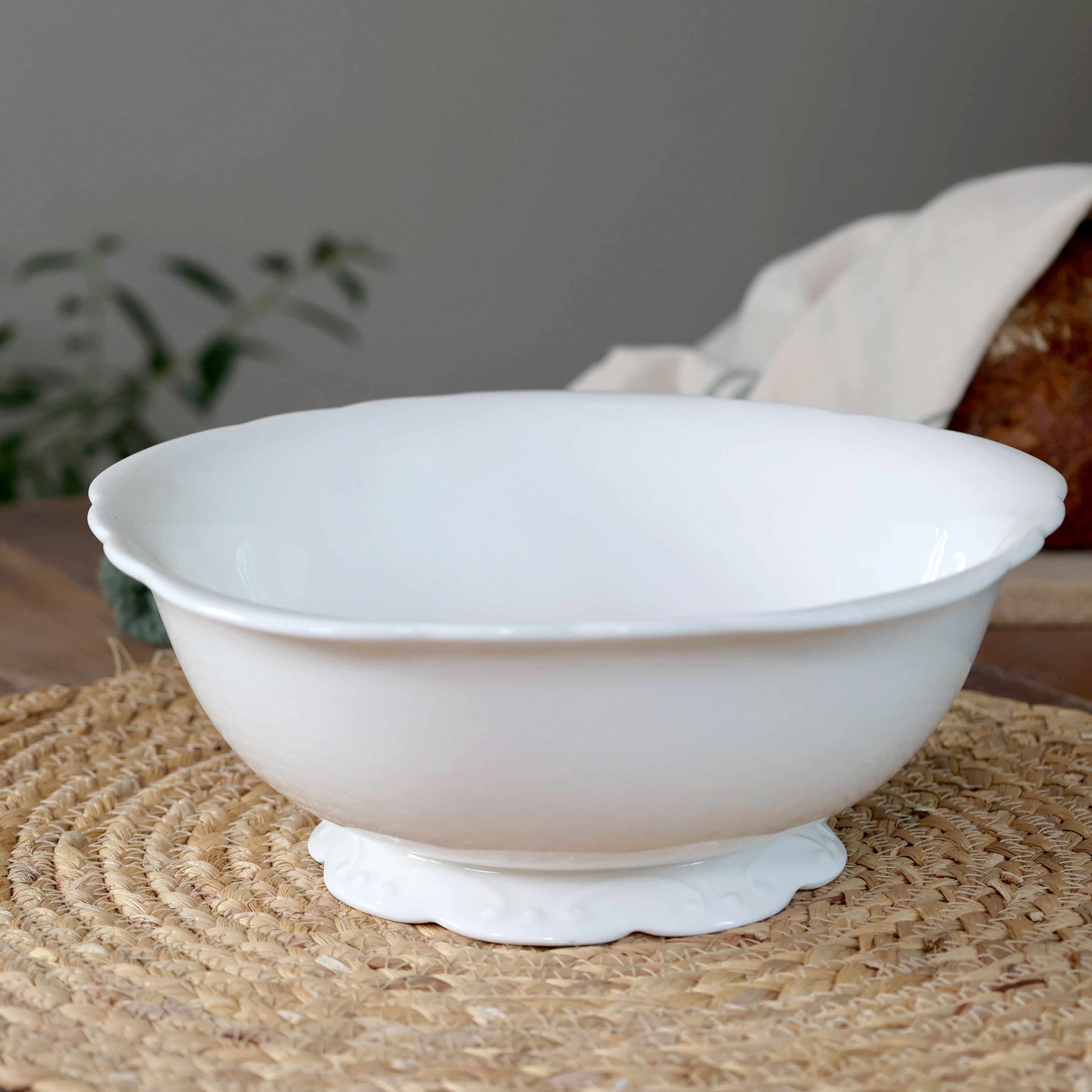 Chic Antique Schüssel Chic Antique - Schüssel Schale "Provence" Porzellan D 25cm Weiß, Porzellan