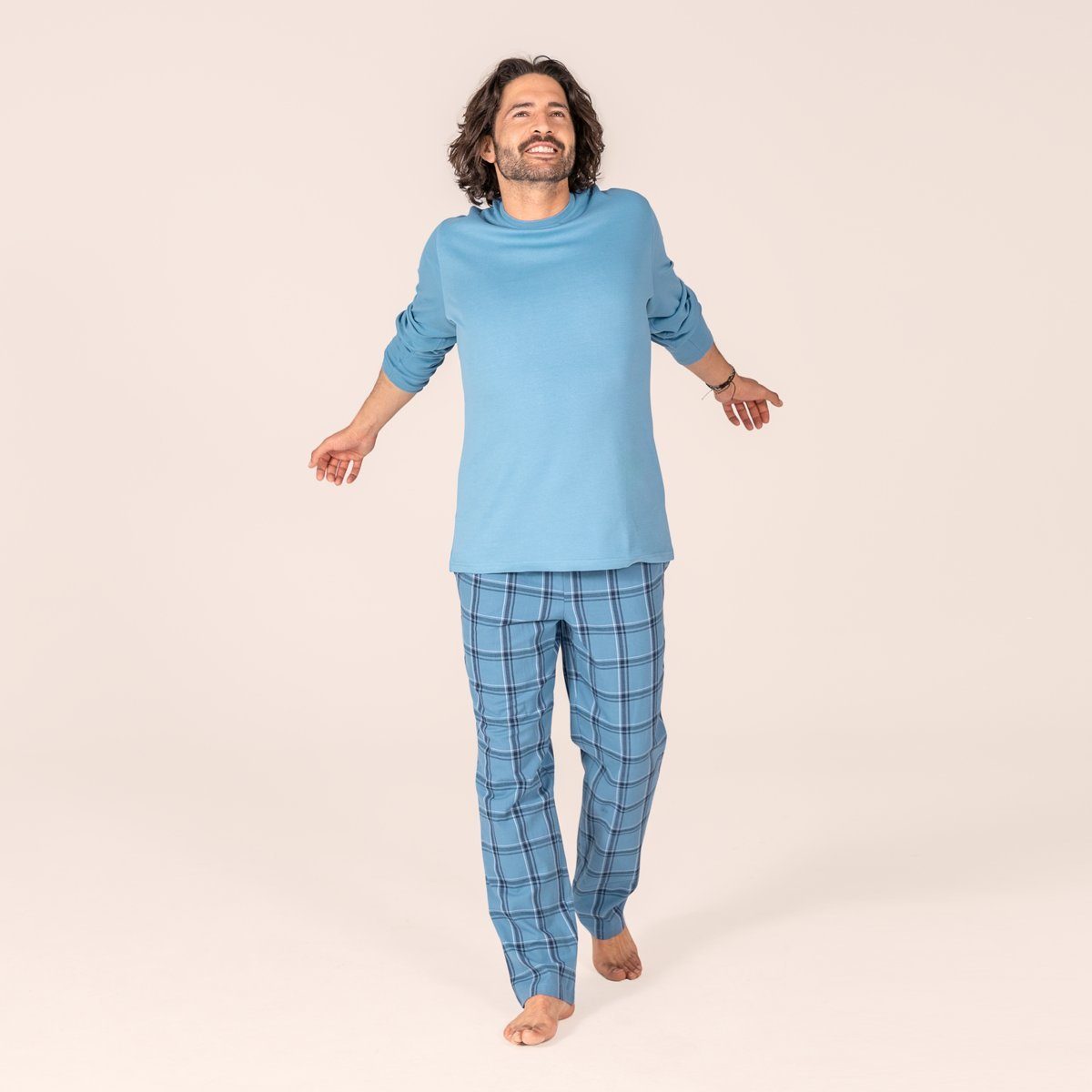 LIVING CRAFTS Schlafanzug PEKKA Hose aus weichem Flanell, Oberteil aus sanftem Interlock | Pyjamas